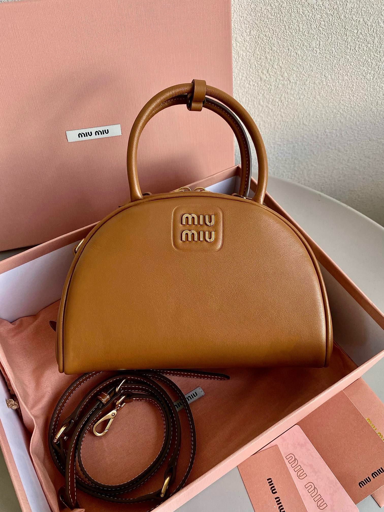 미우 미우 miu miu F0012 탑 핸들백 24CM