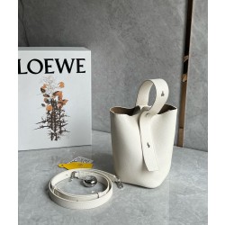 로에베 Loewe Pebble 버킷 백 16CM