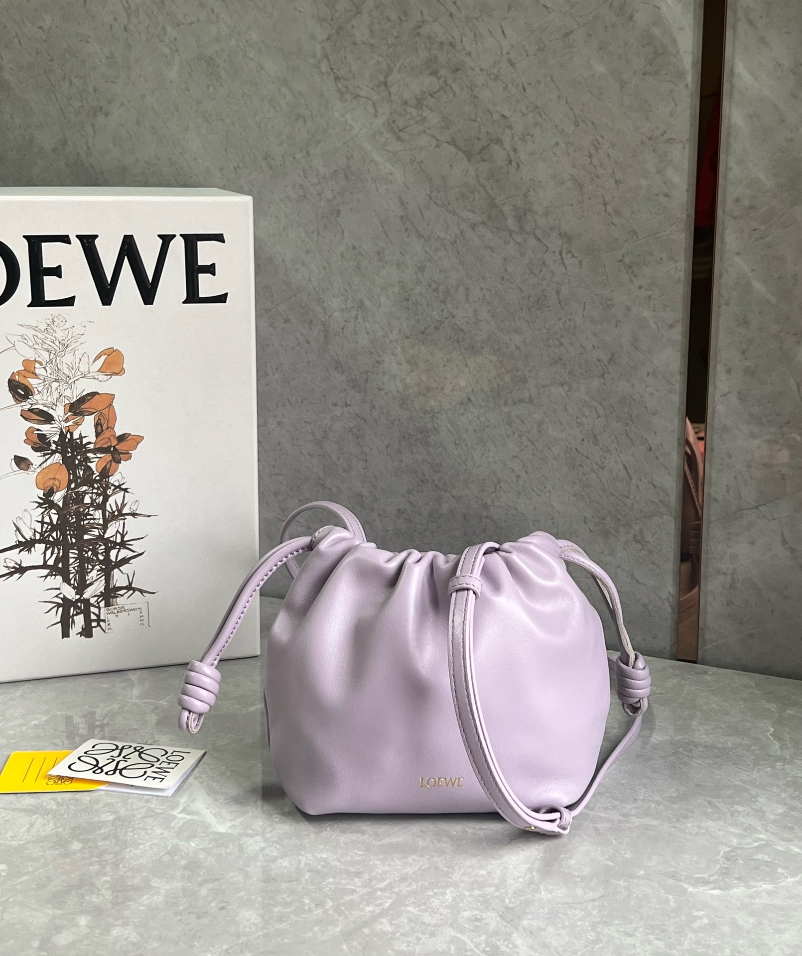 로에베 Loewe Flamenco 클러치 23CM