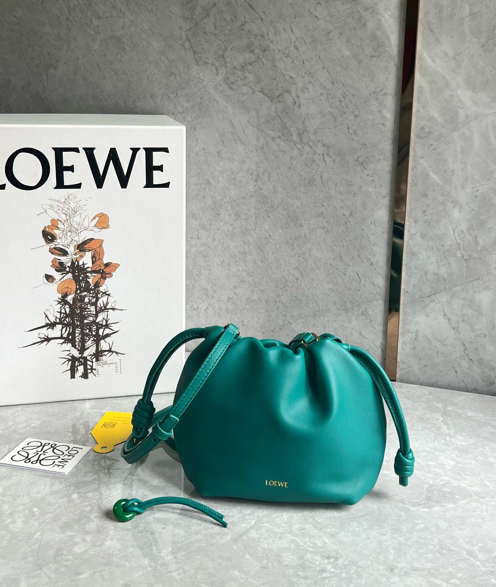 로에베 Loewe Flamenco 클러치 23CM