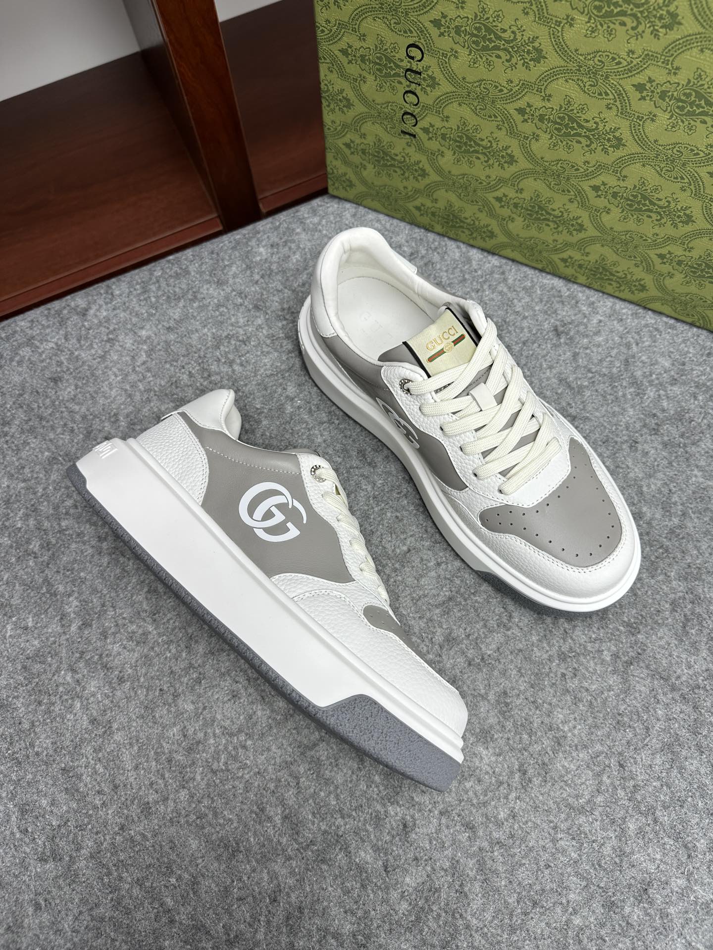 구찌 Gucci  스니커즈