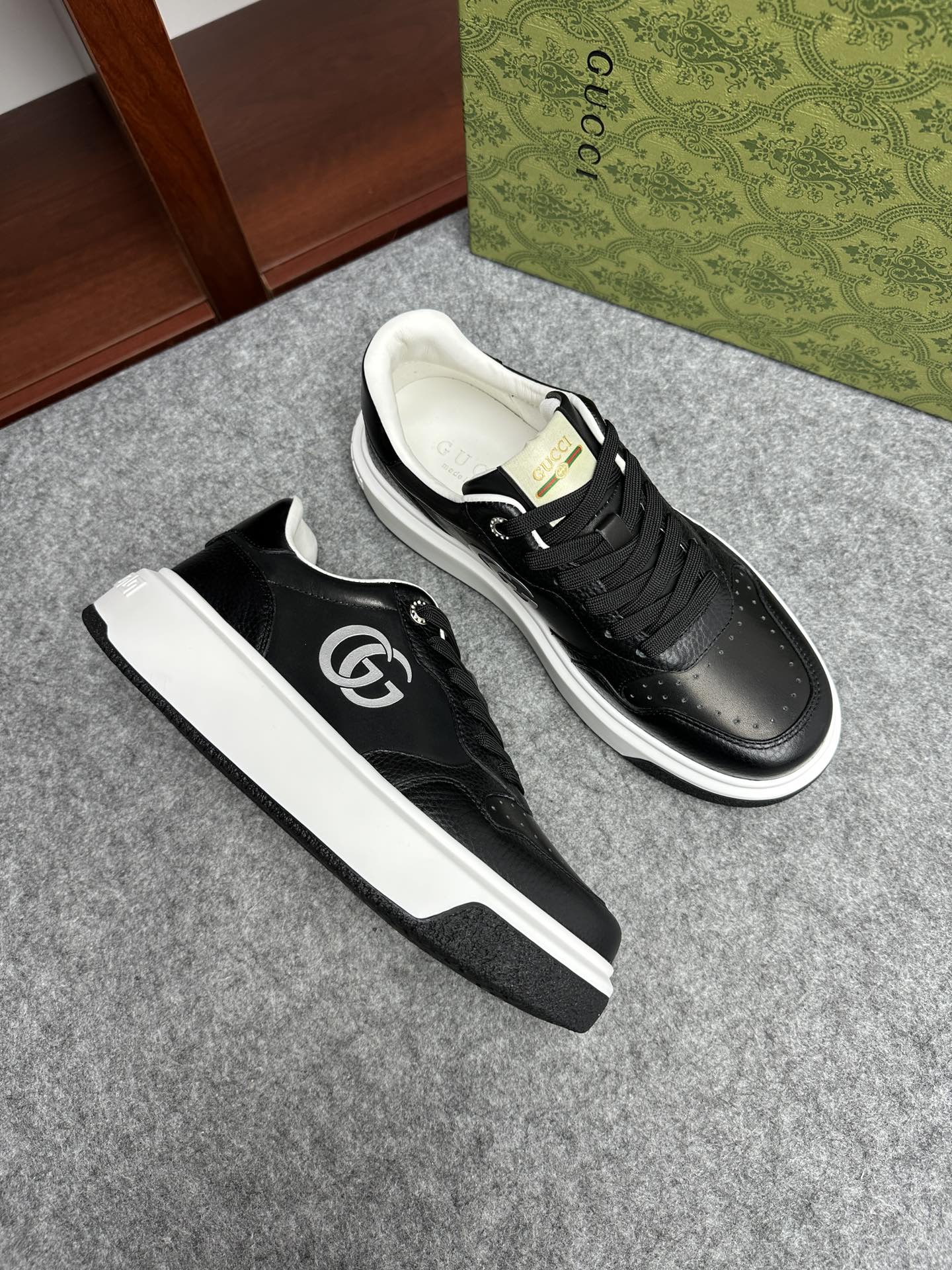 구찌 Gucci 스니커즈