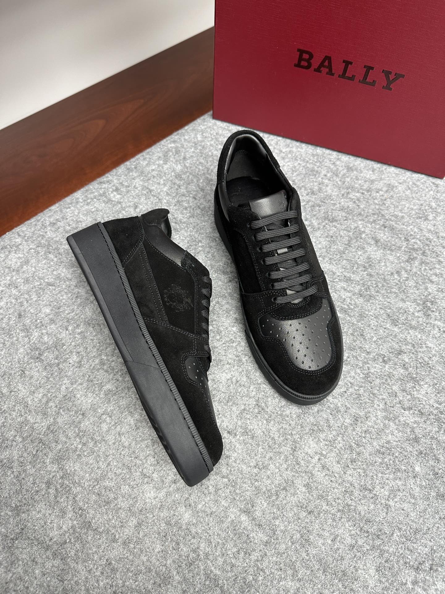 발리 BALLY 스니커즈