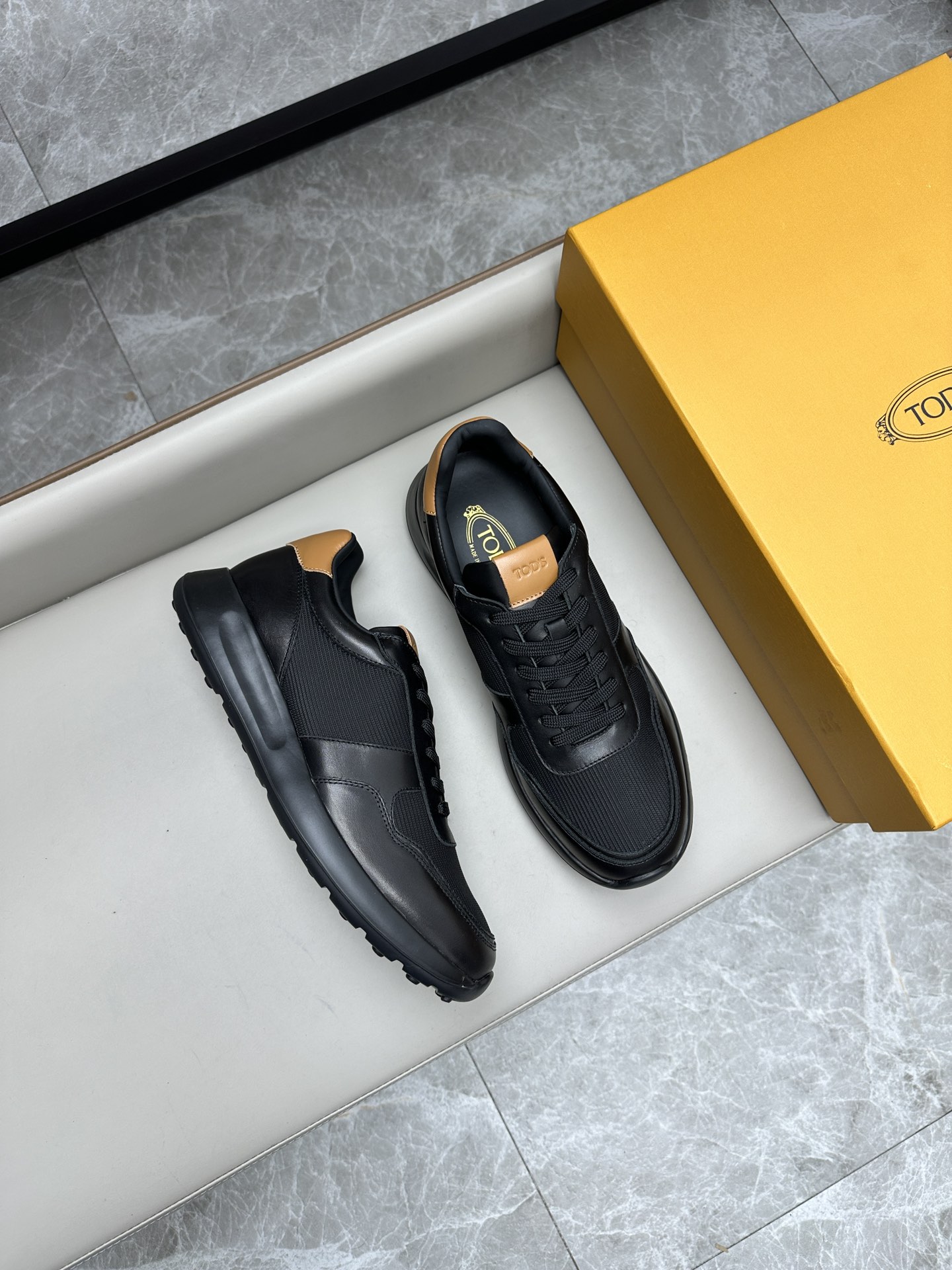 토즈 TOD'S 스니커즈