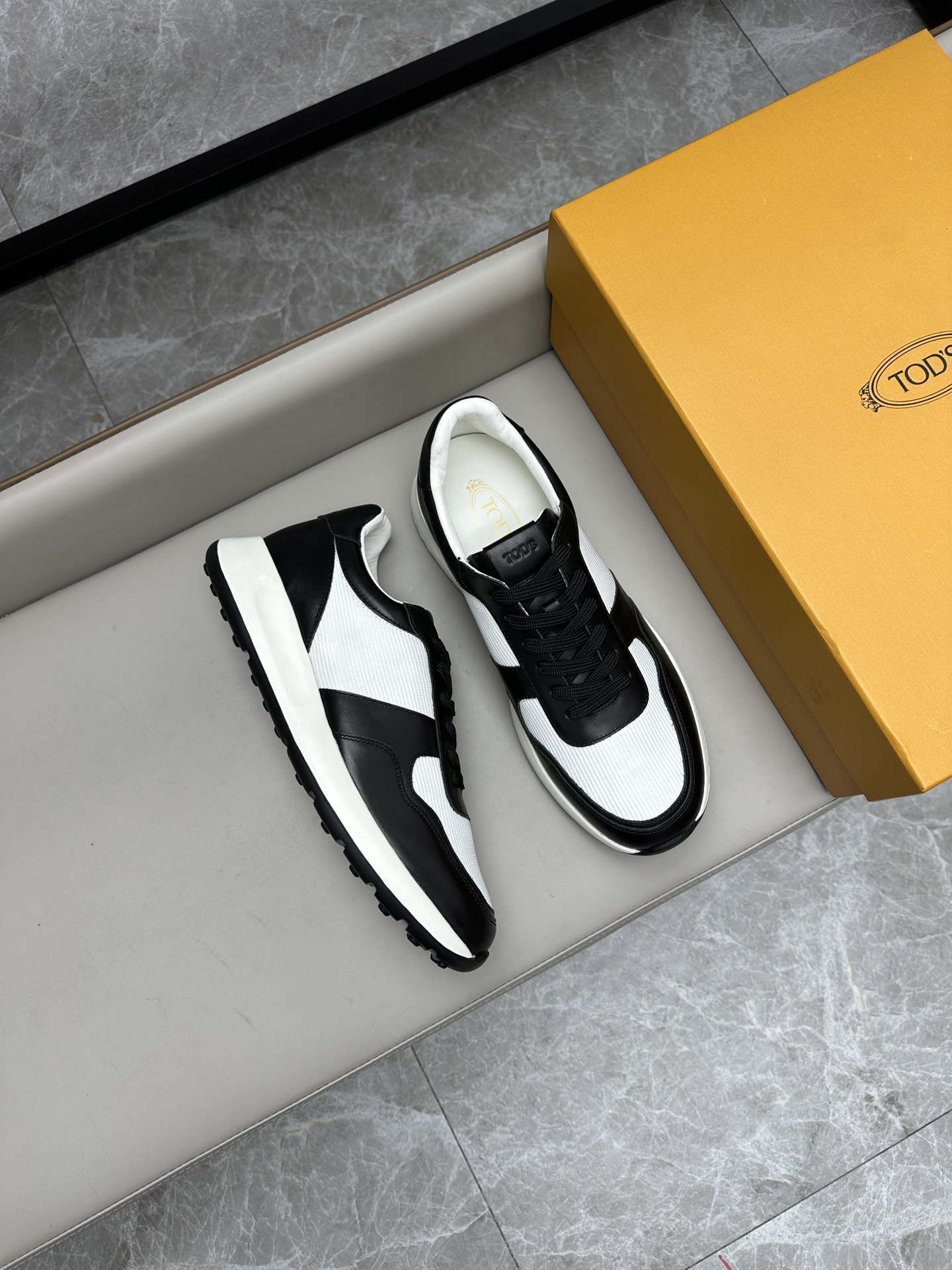 토즈 TOD'S 스니커즈