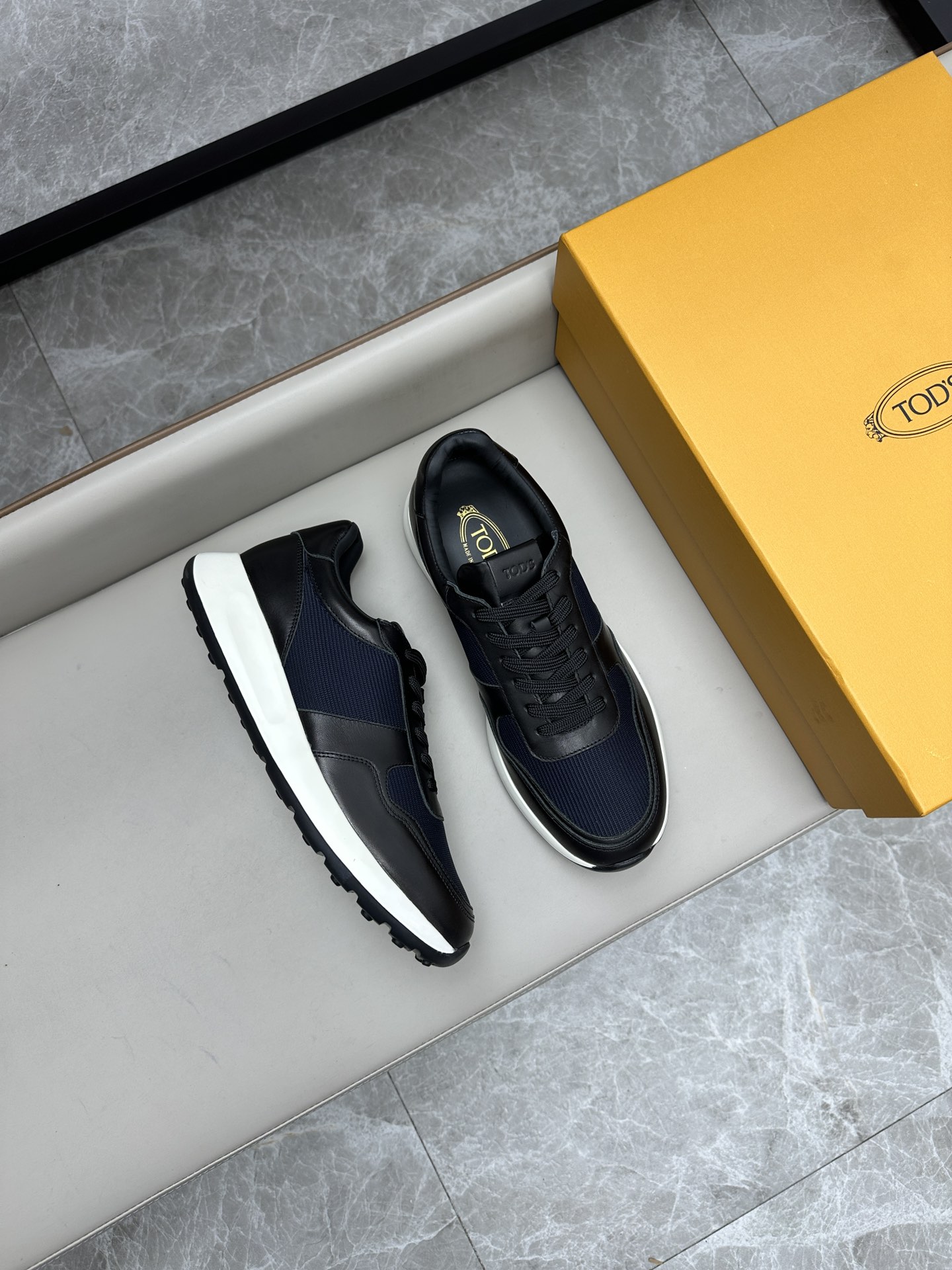 토즈 TOD'S 스니커즈