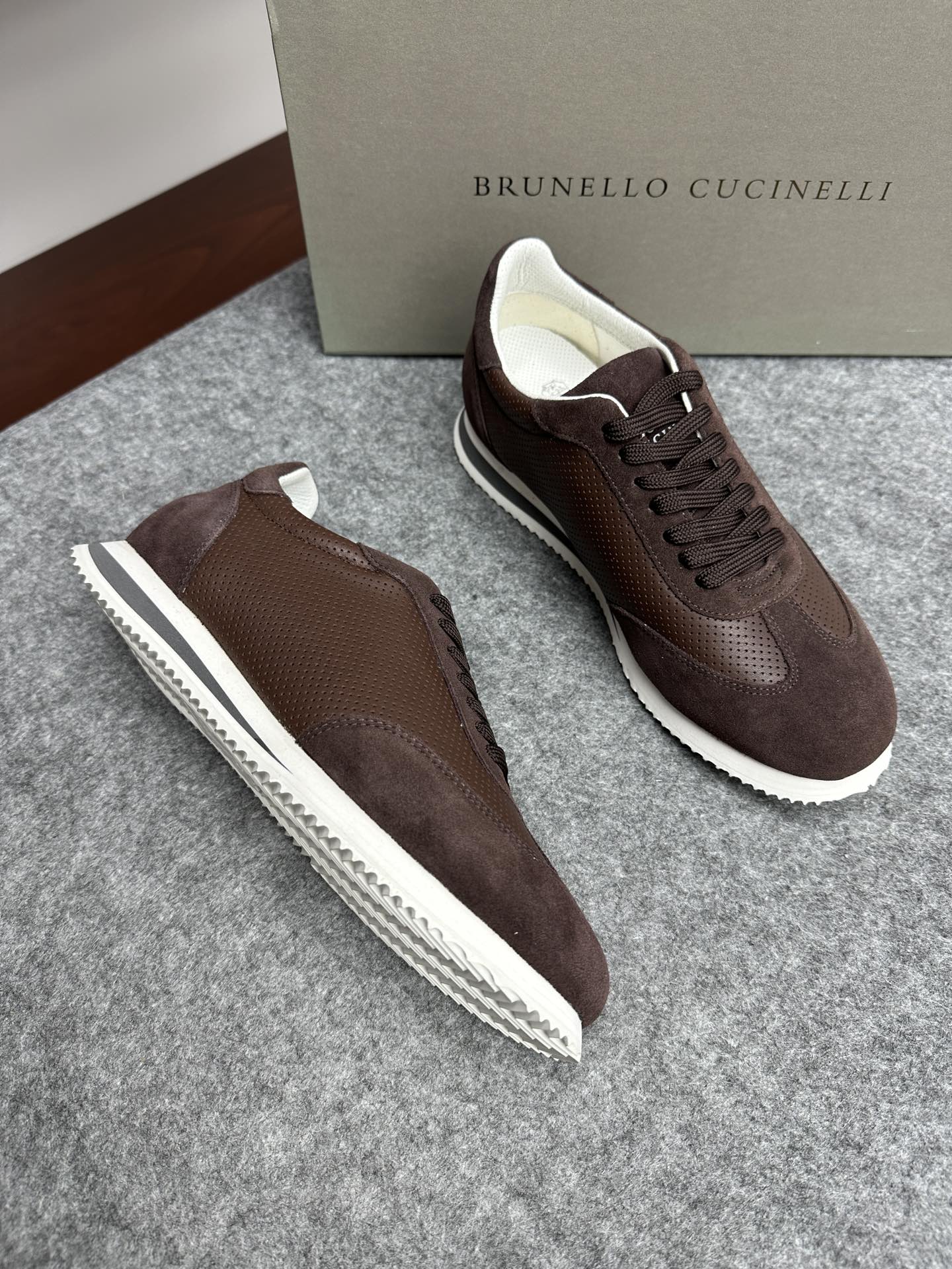브루넬로 쿠치넬리 Brunello Cucineli 스니커즈