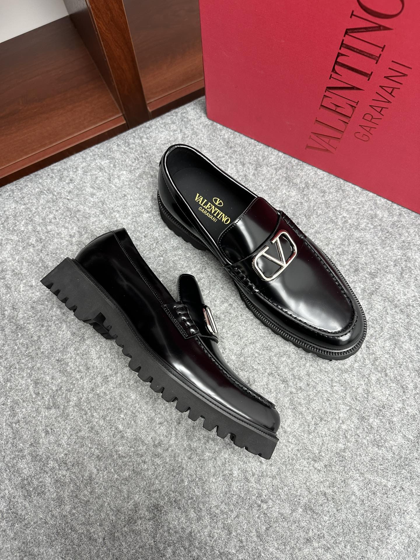 발렌티노 Valentino trackstud 로퍼