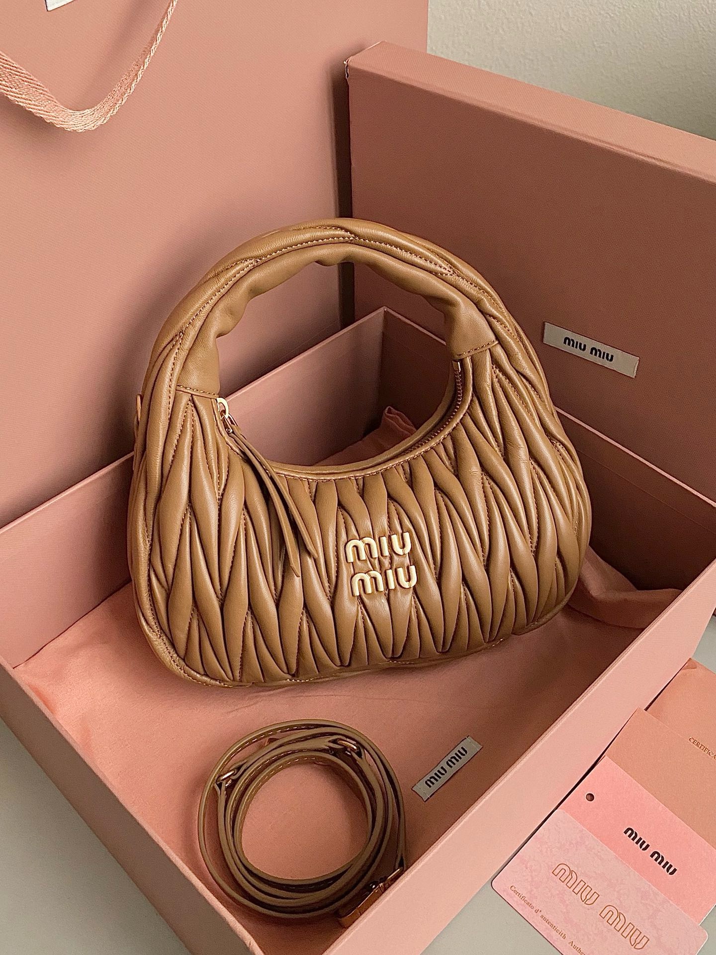미우 미우 miu miu F0013 Wander Hobo 탑 핸들백 20CM