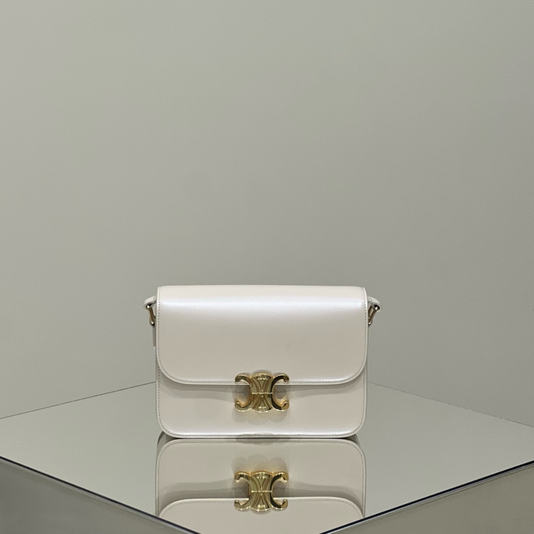 셀린느 Celine 187363 Triomphe Box 클래식 트리옹프 백 샤이니 카프스킨 22.5CM