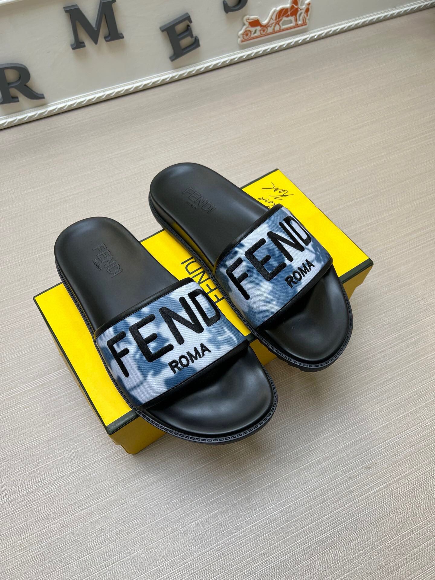 펜디 FENDI 슬리퍼
