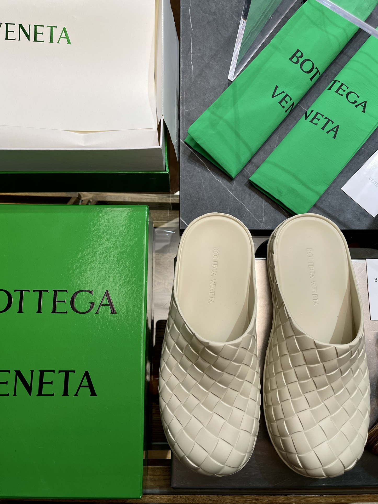 보테가 베네타 Bottega Veneta 슬리퍼