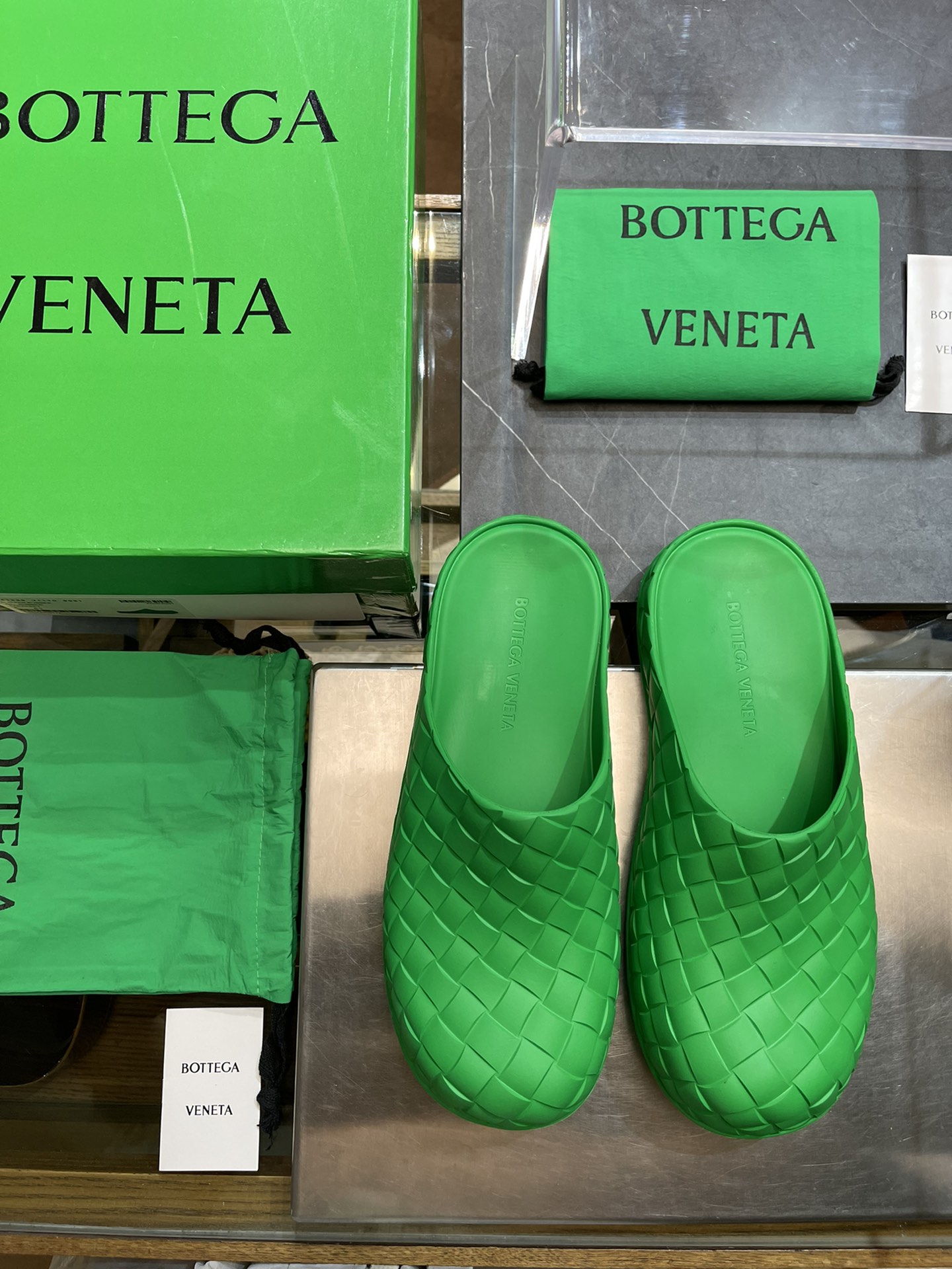 보테가 베네타 Bottega Veneta 슬리퍼