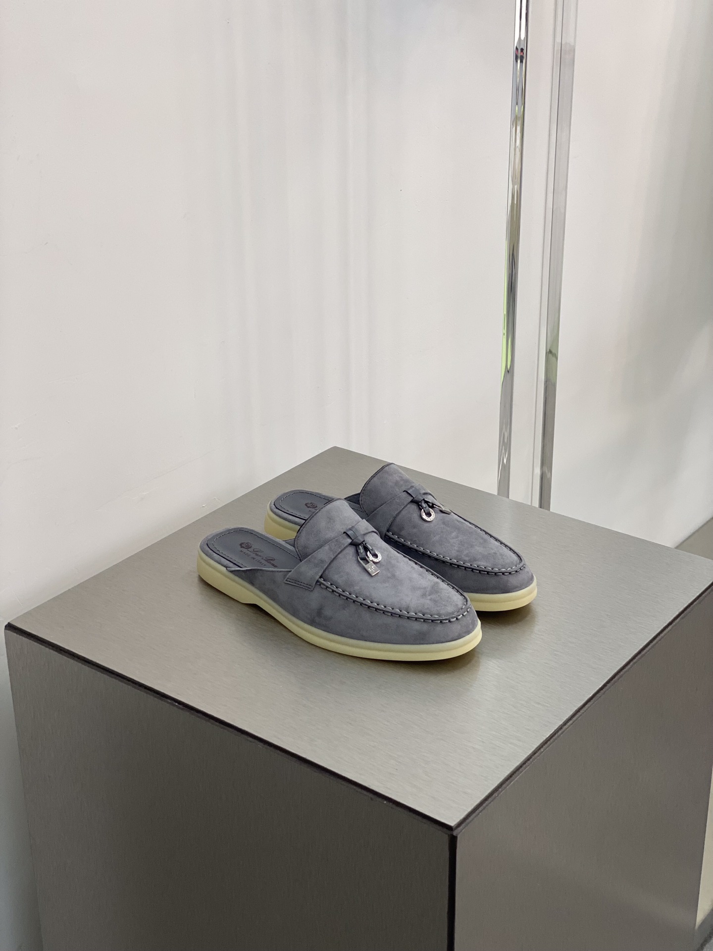 로로피아나 Loro Piana 슬리퍼