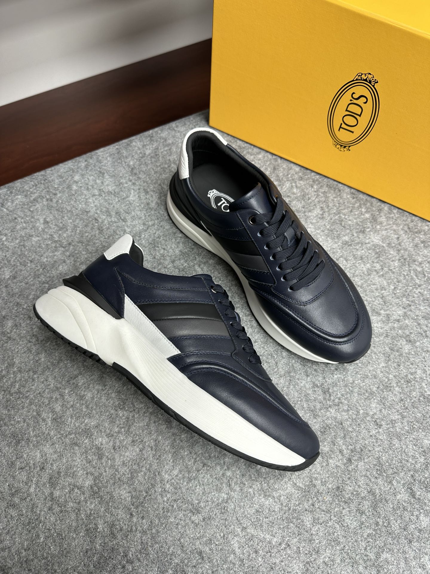 토즈 TOD'S 스니커즈