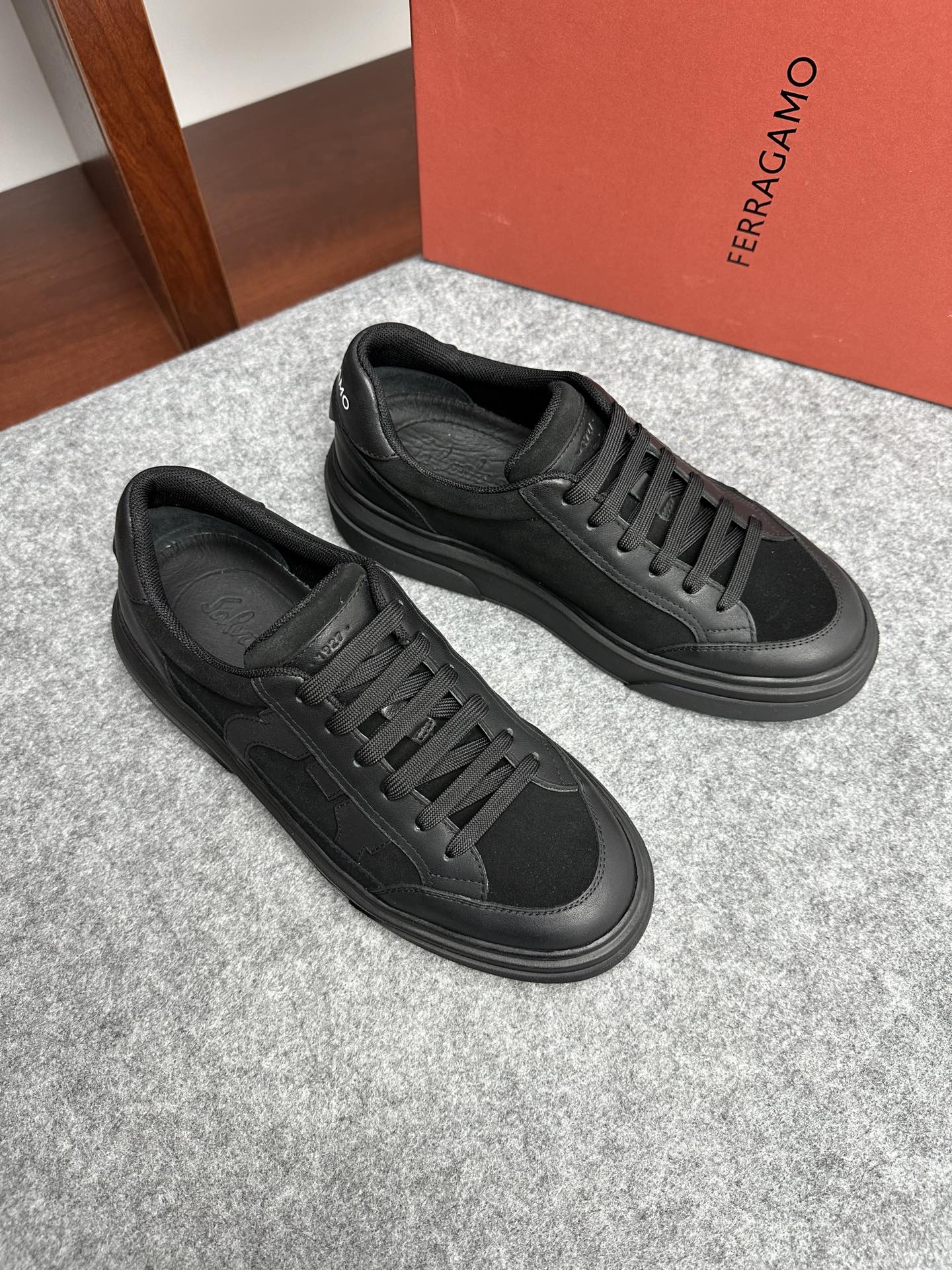 살바토레 페라가모 Salvatore Ferragamo 스니커즈