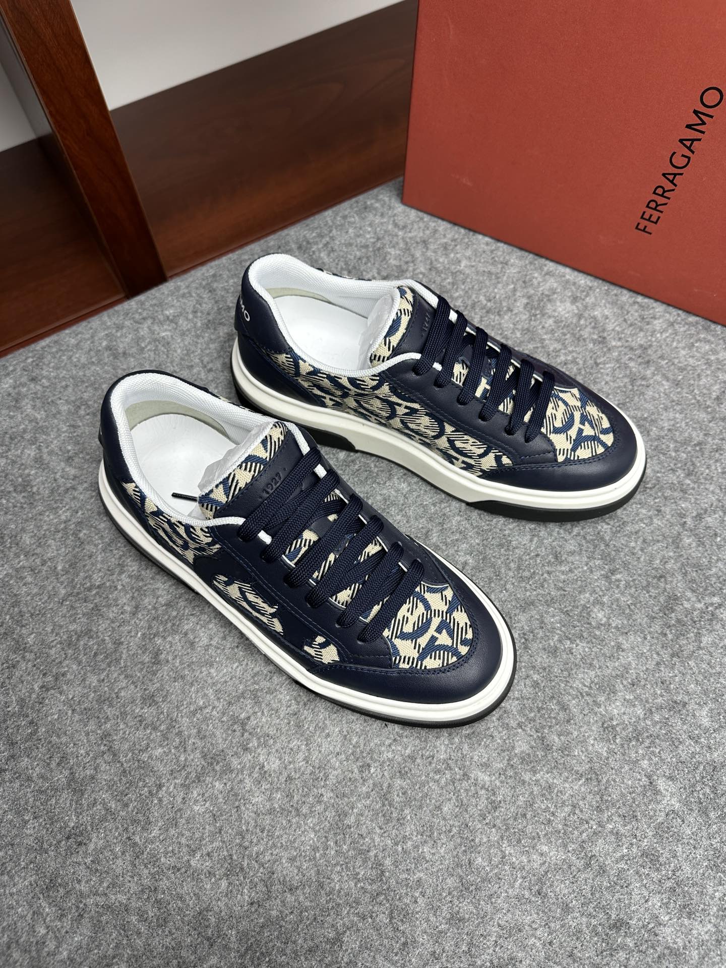 살바토레 페라가모 Salvatore Ferragamo 스니커즈