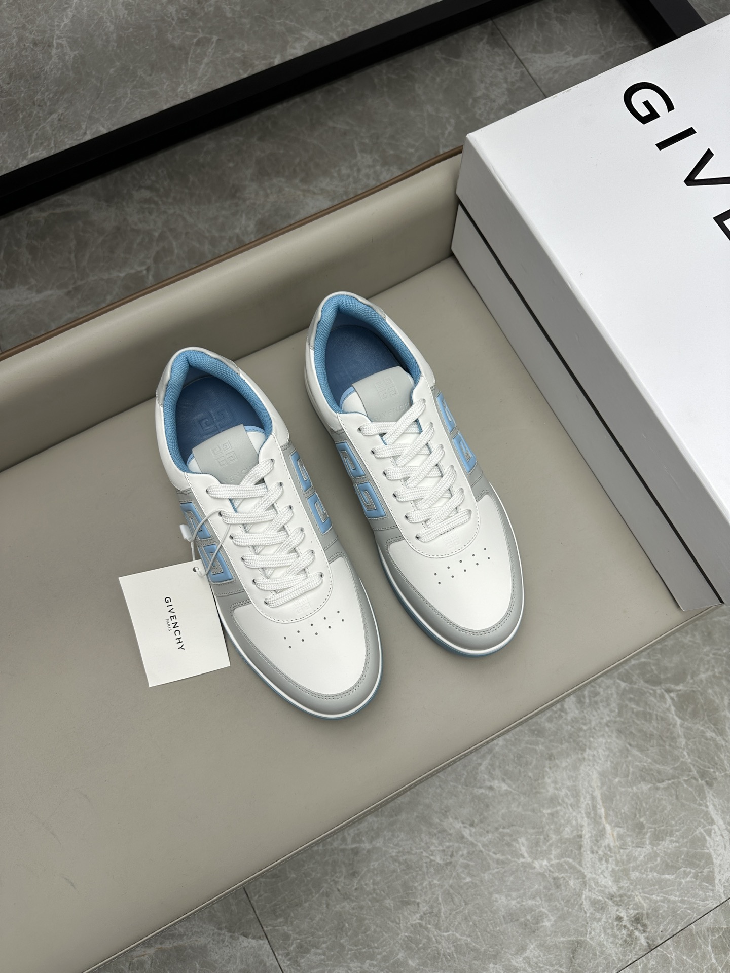 지방시 Givenchy 스니커즈