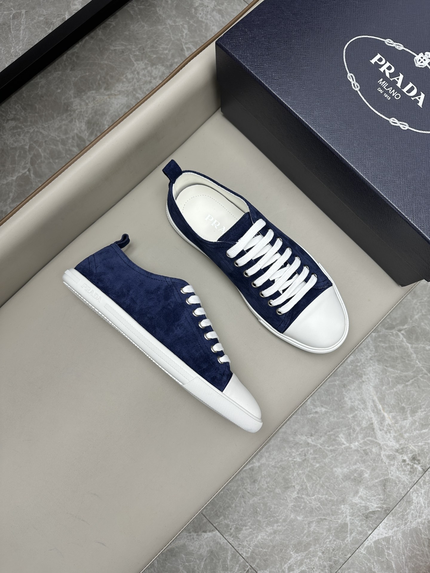 프라다 Prada 스니커즈