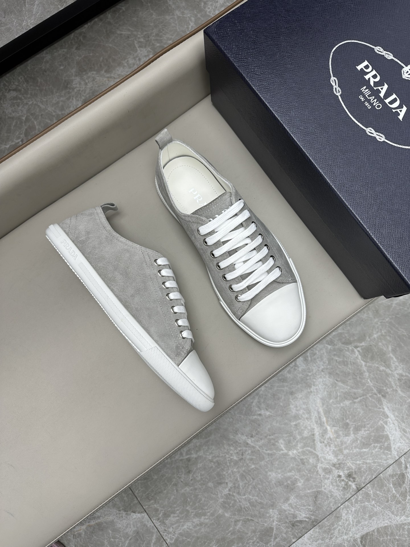 프라다 Prada 스니커즈