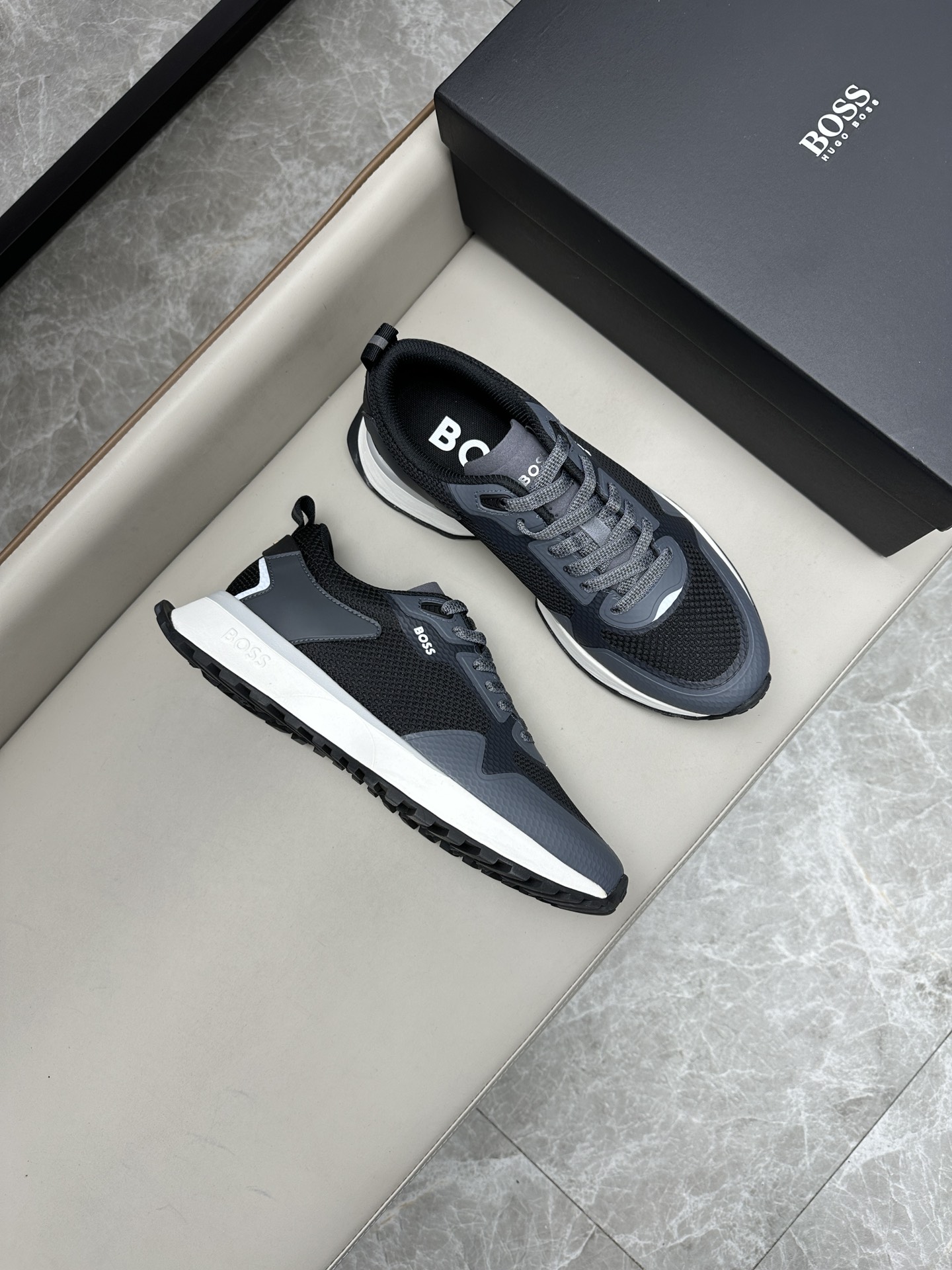 보스BOSS 스니커즈