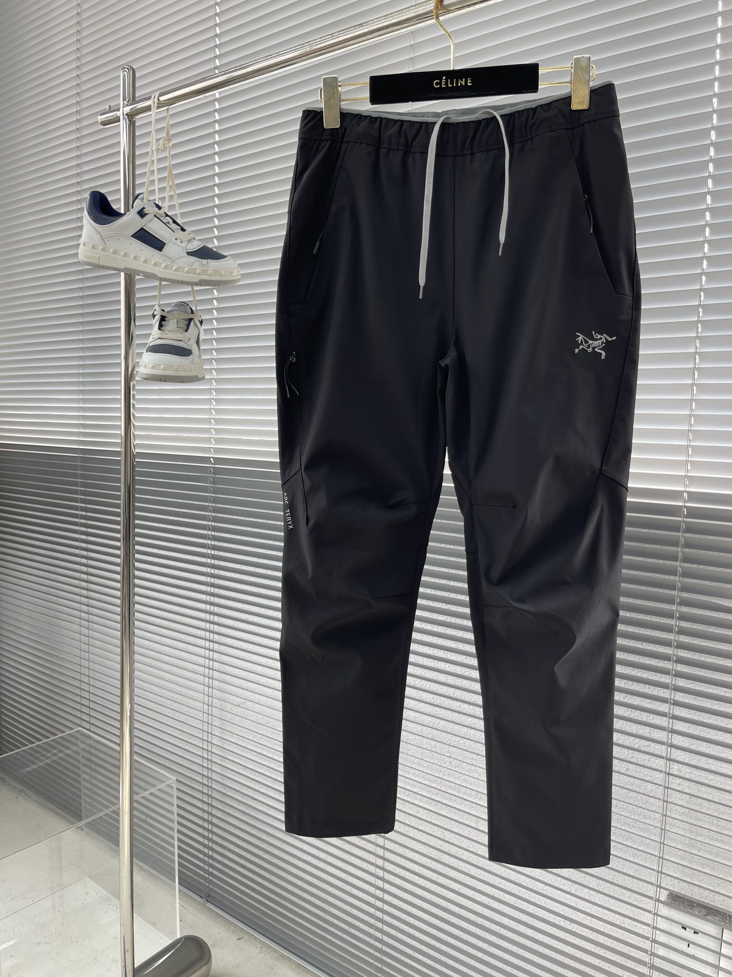 아크테릭스 ARC'TERYX 청바지