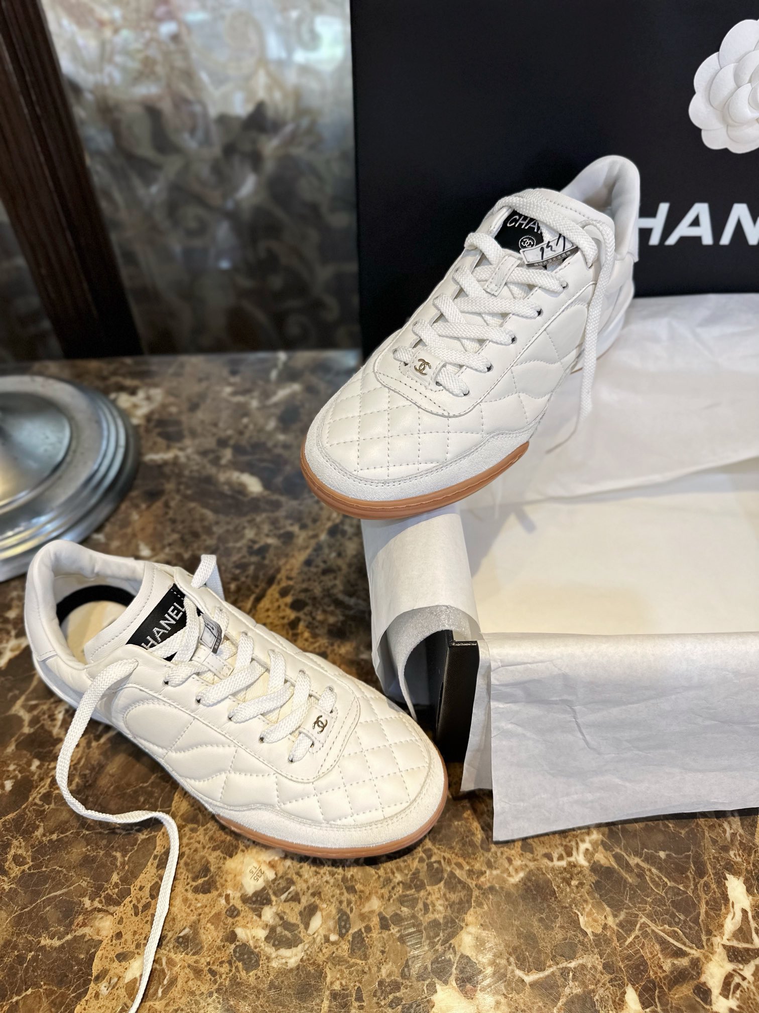 샤넬 CHANEL  흰색 테니스화