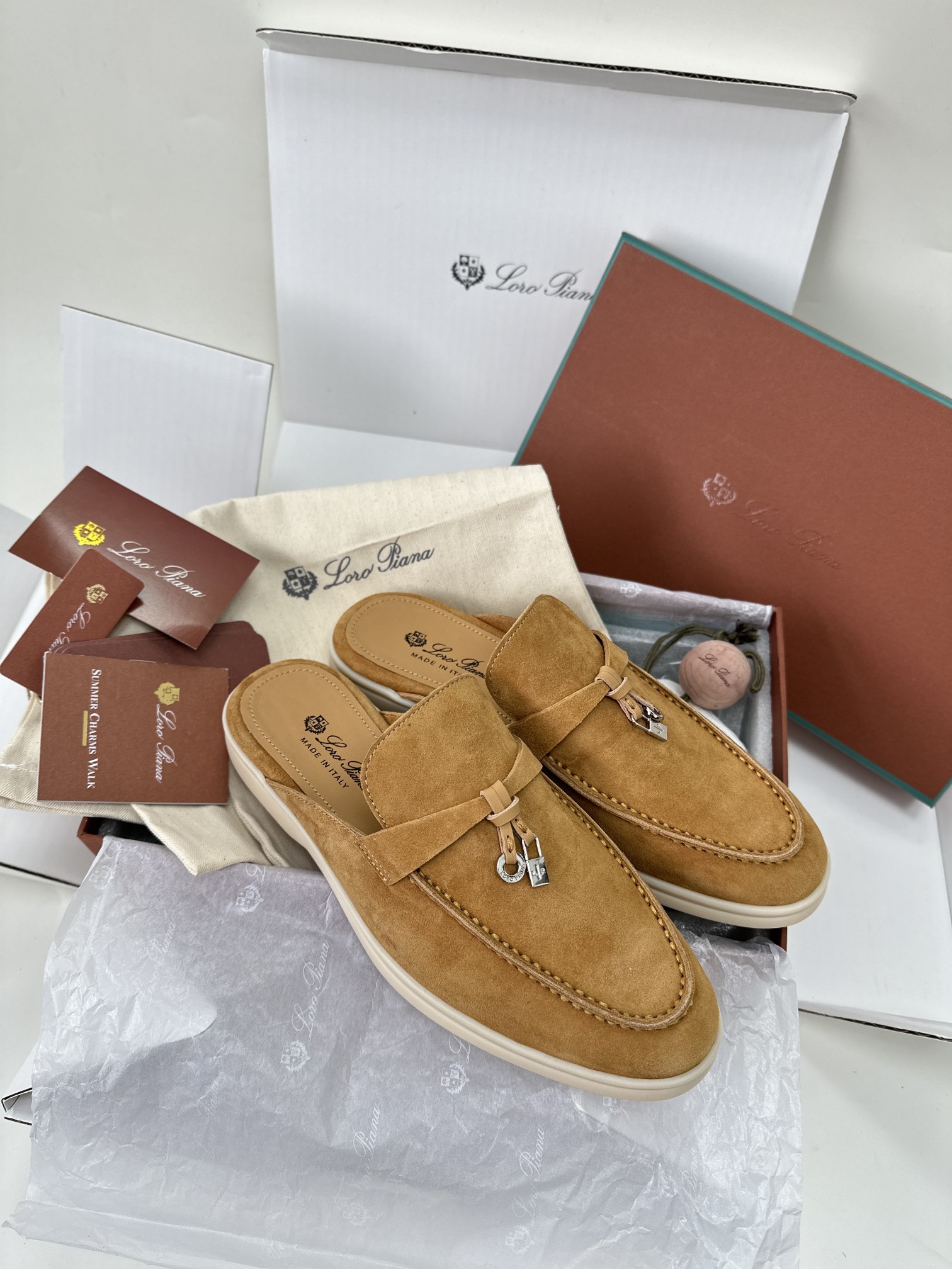 로로피아나 Loro Piana Babouche Charms Walk 모카신