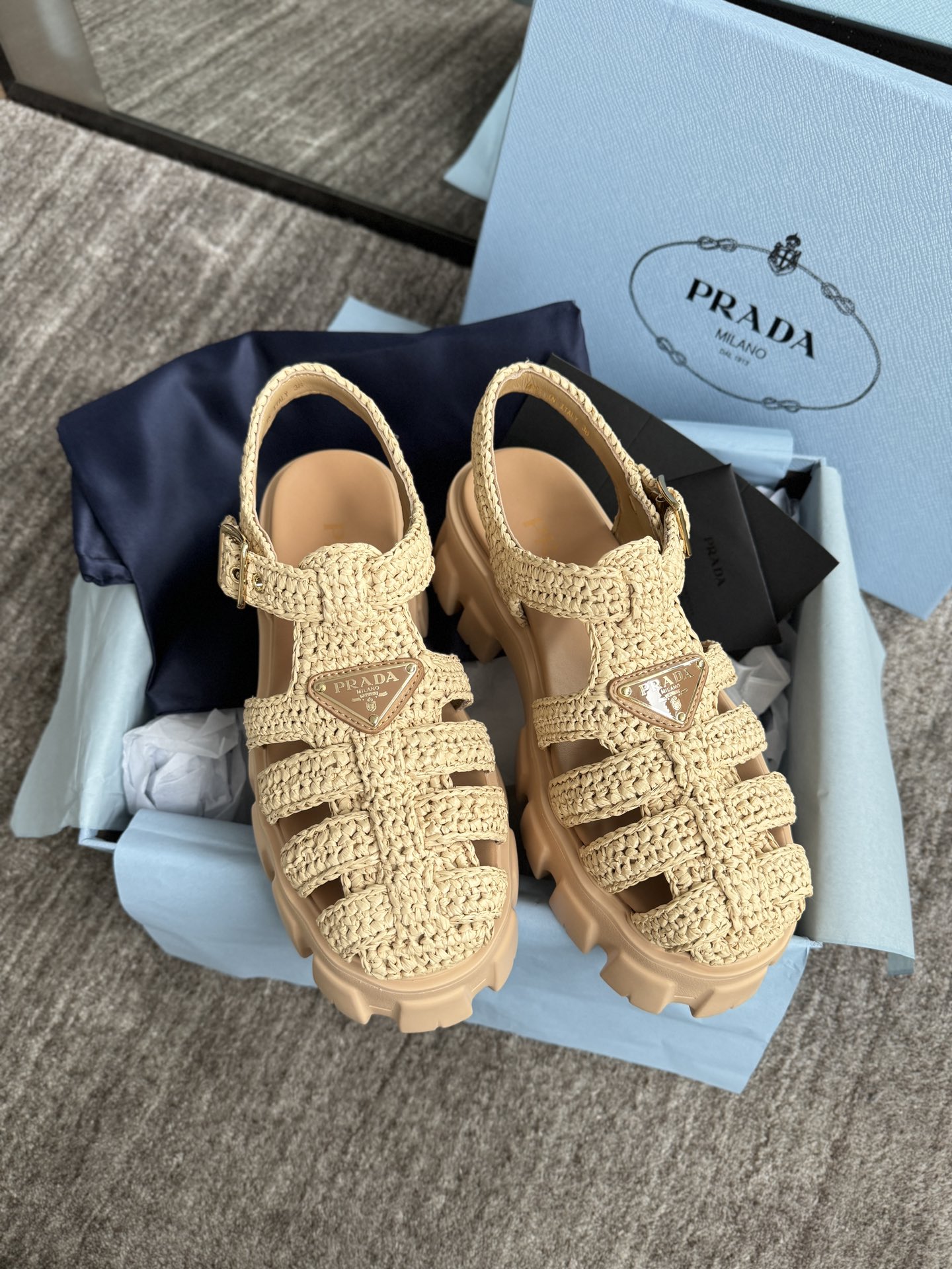프라다 Prada 샌들