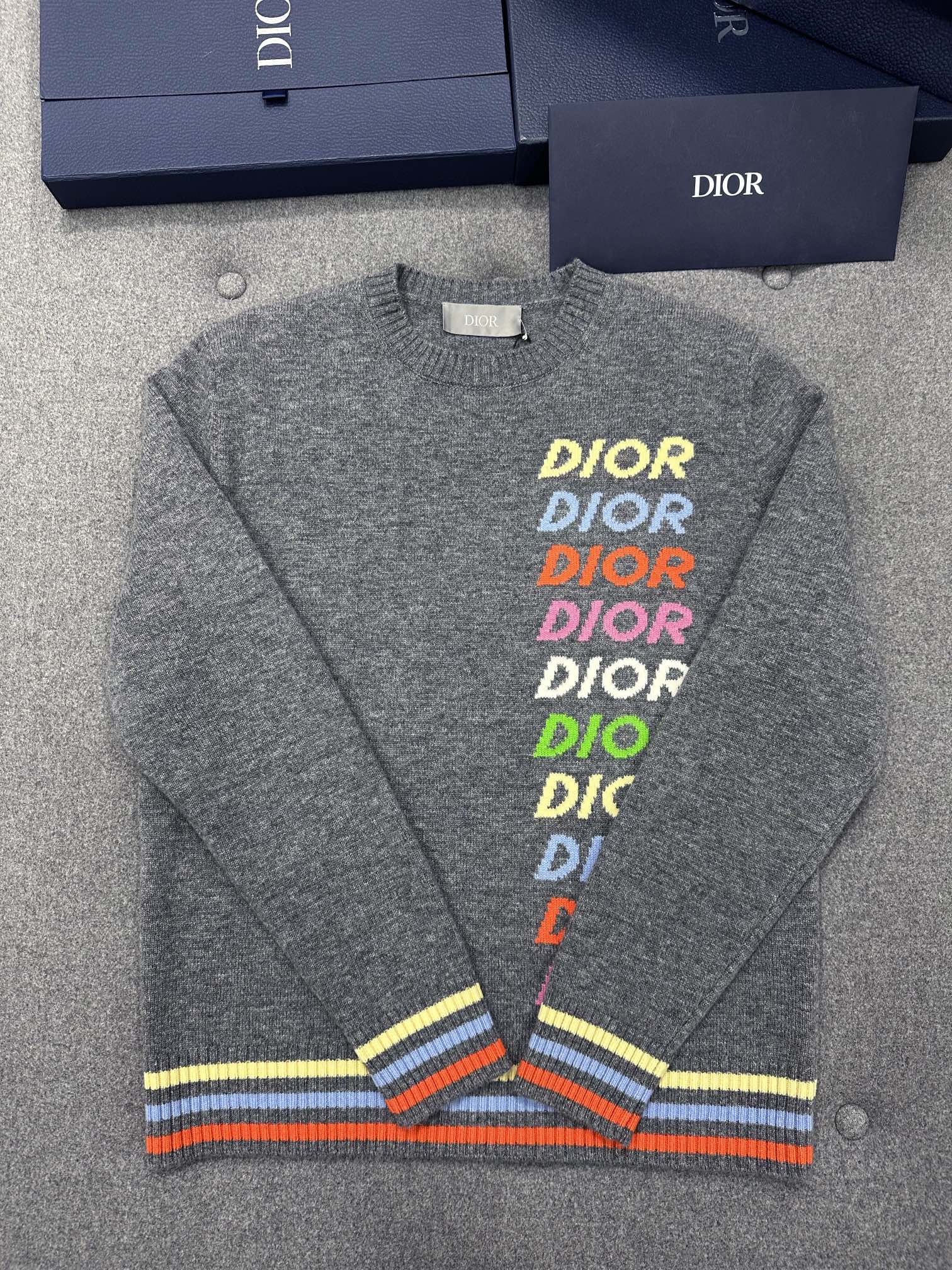디올 Dior 스웨터