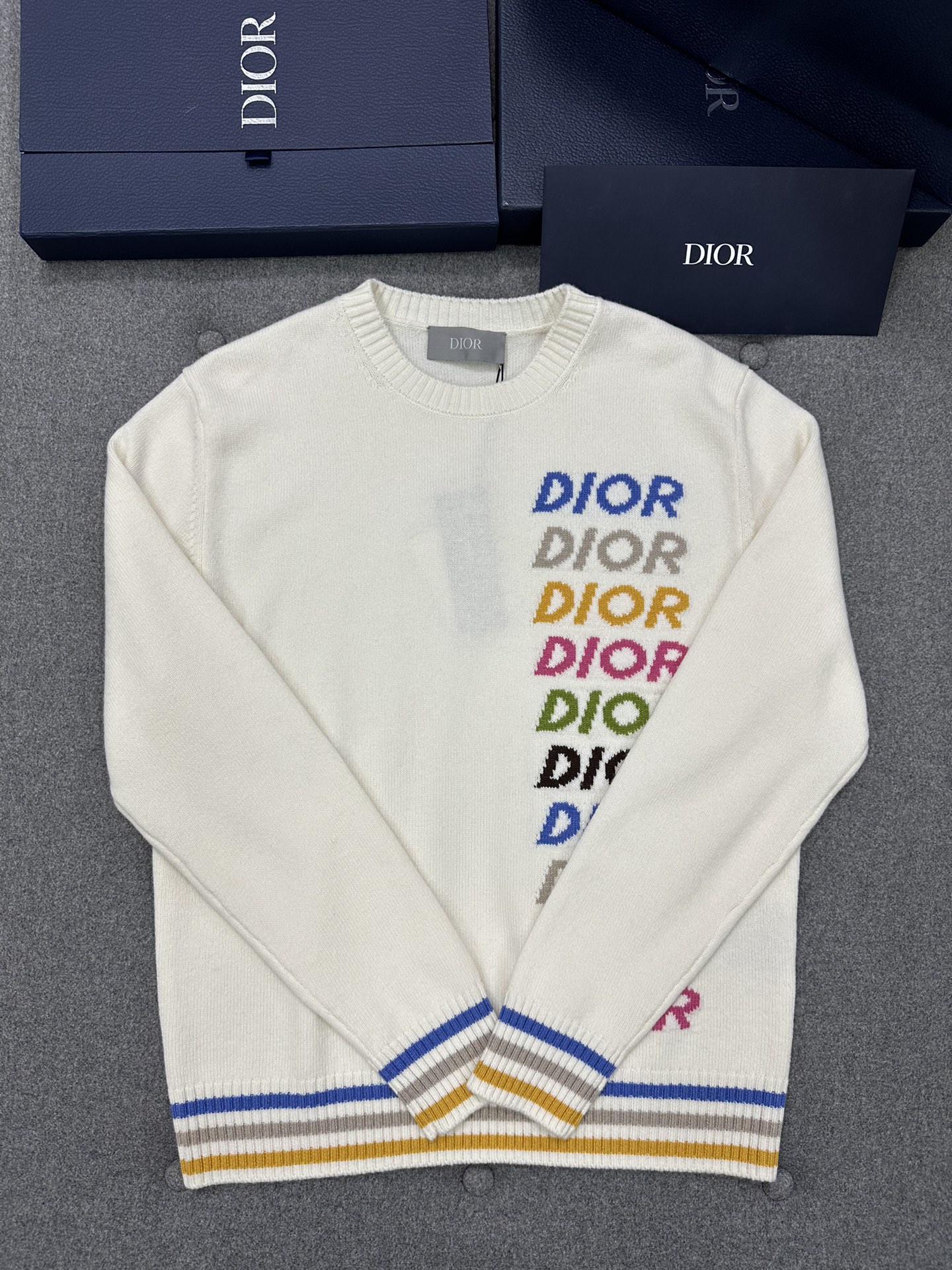 디올 Dior 스웨터