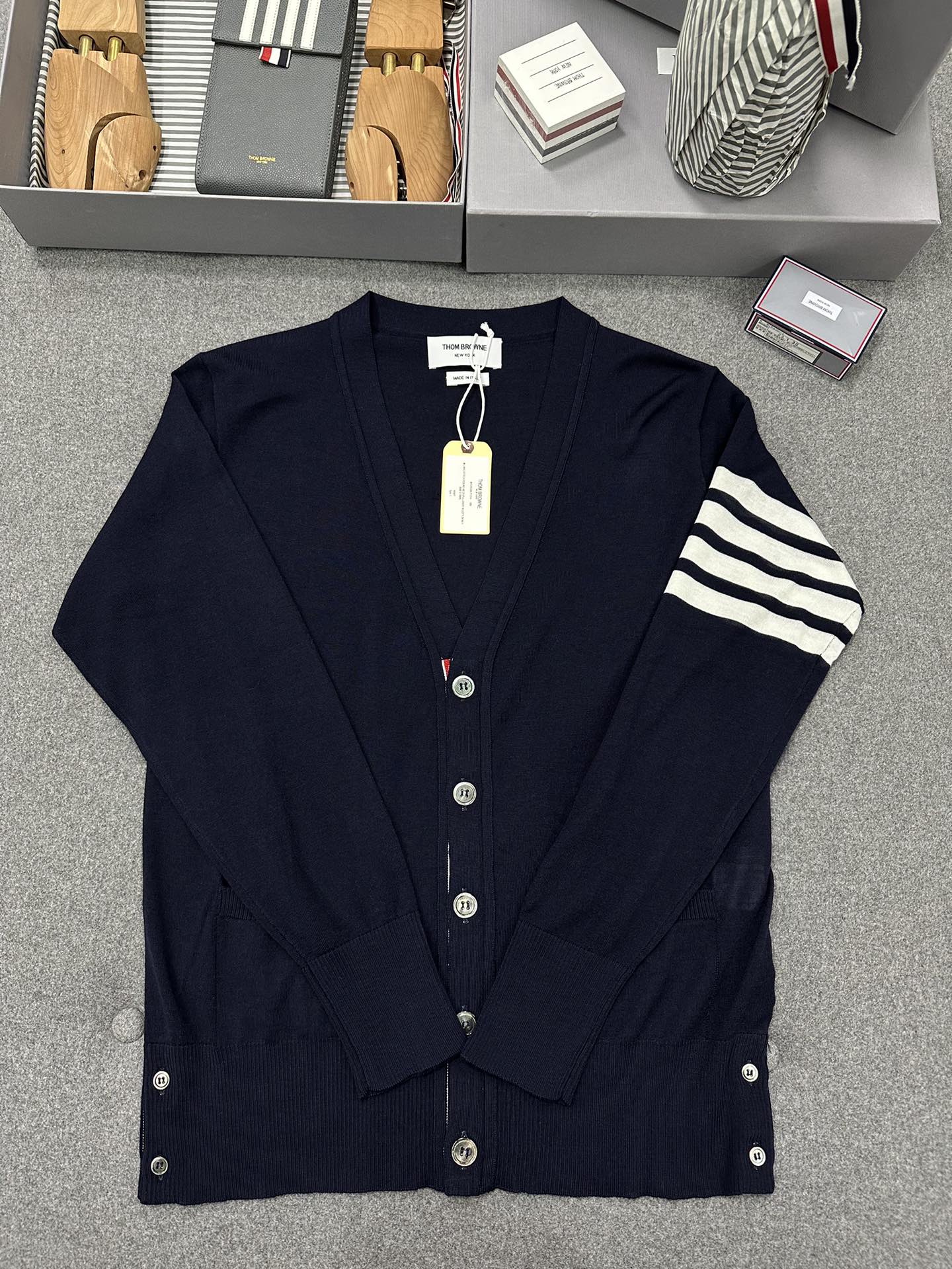 톰브라운 Thom Browne 가디건