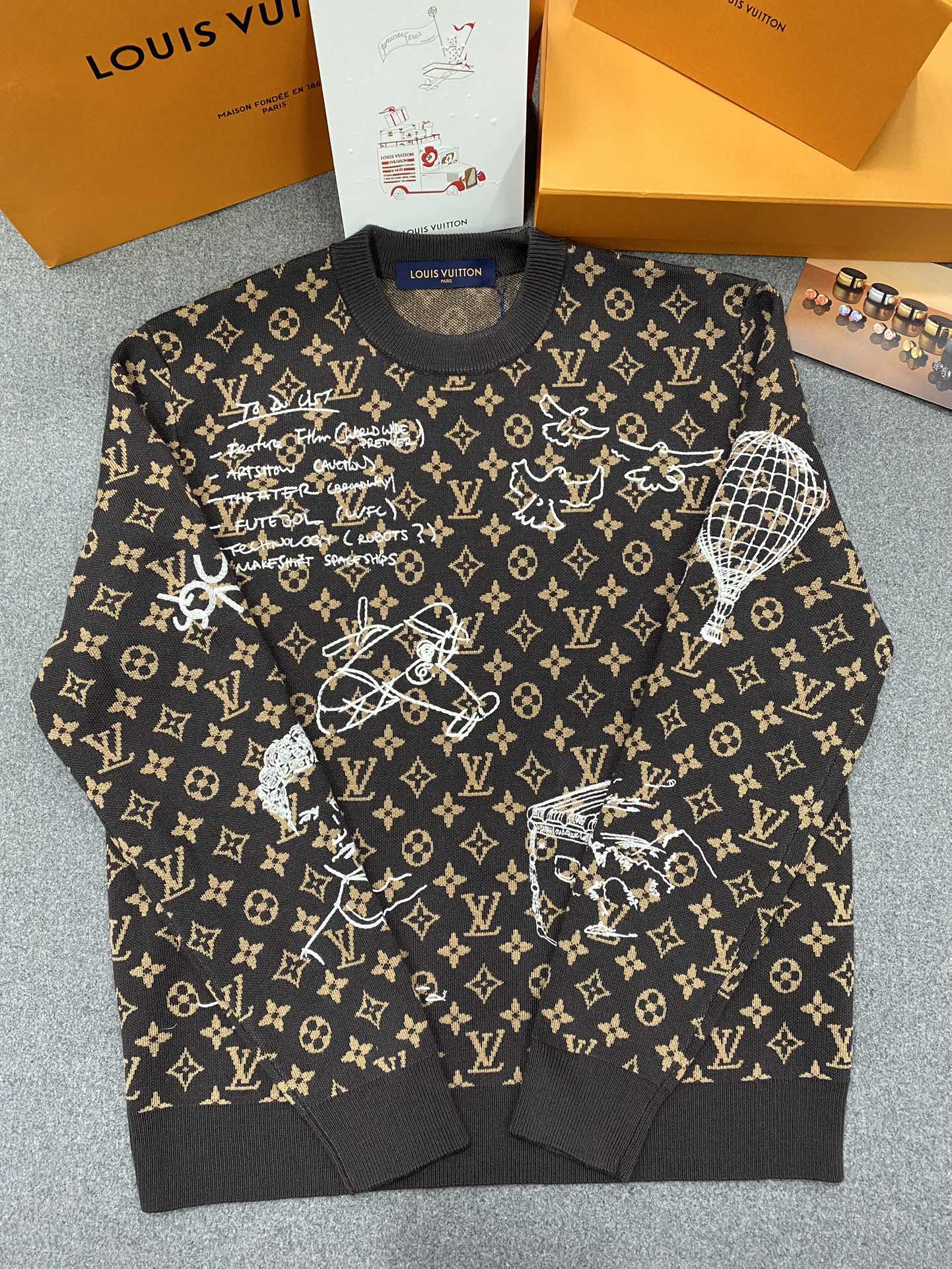 루이비통 Louis Vuitton 라운드 맨투맨