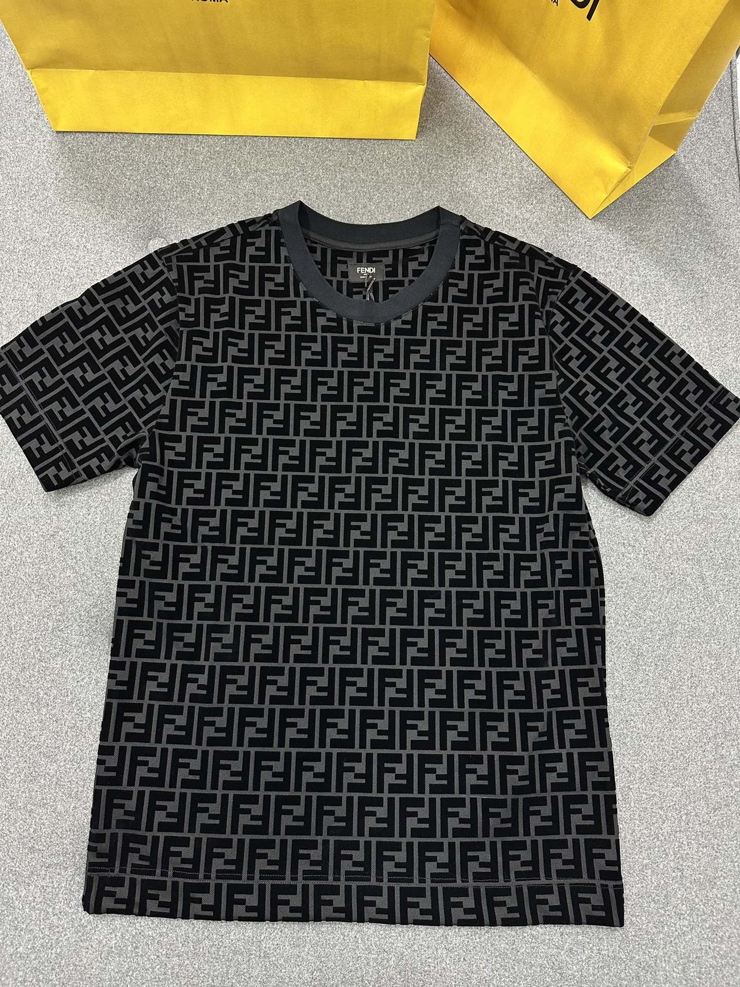 펜디 FENDI 반팔 티셔츠