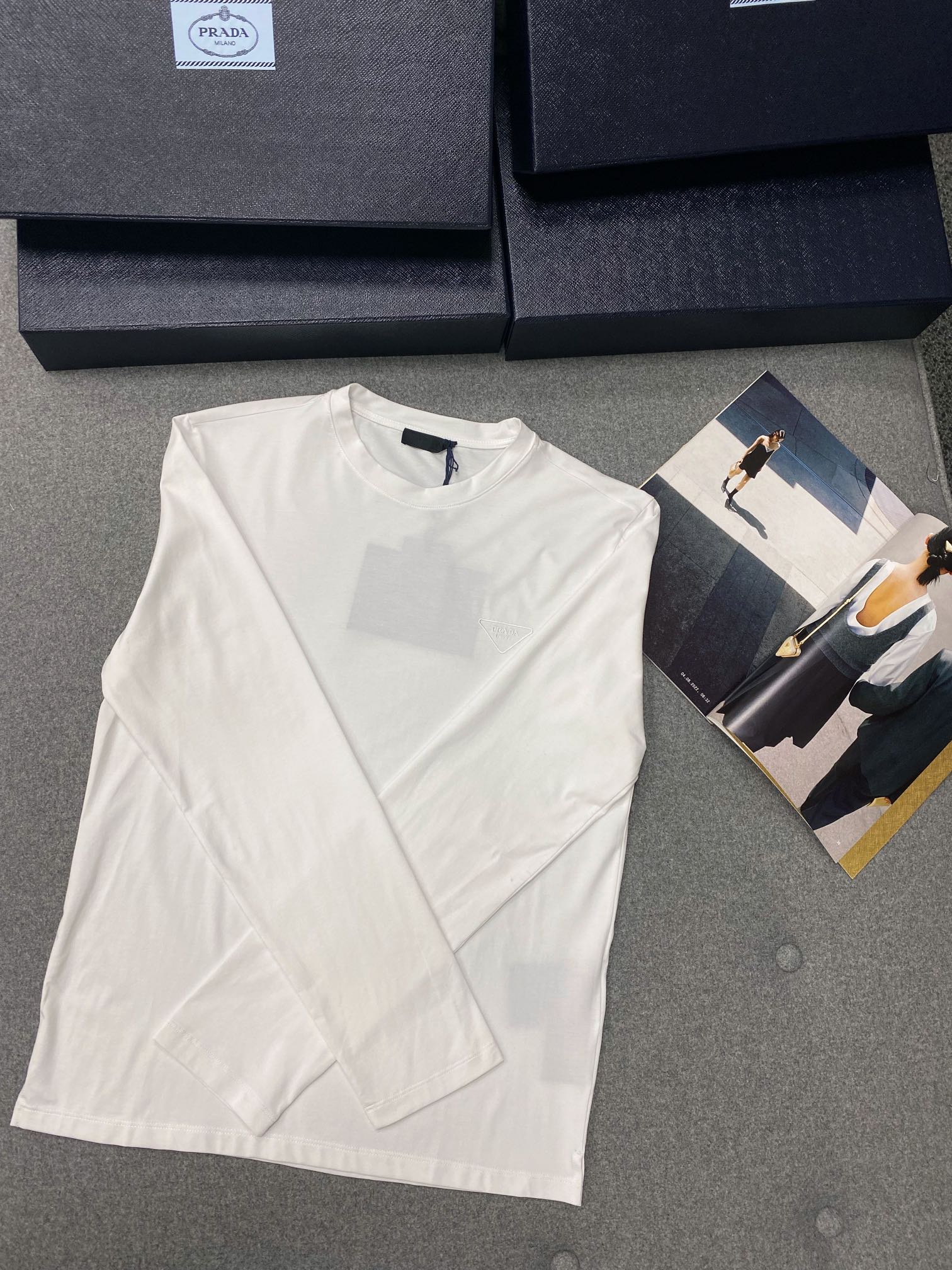 프라다 Prada 긴팔 티셔츠