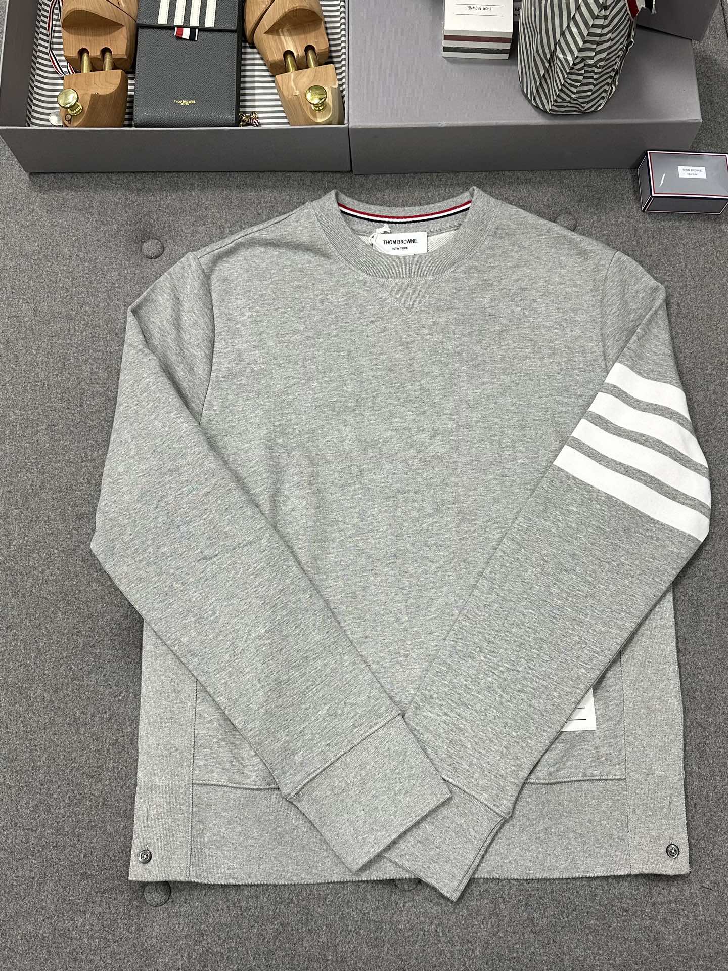 톰브라운 Thom Browne 라운드 맨투맨