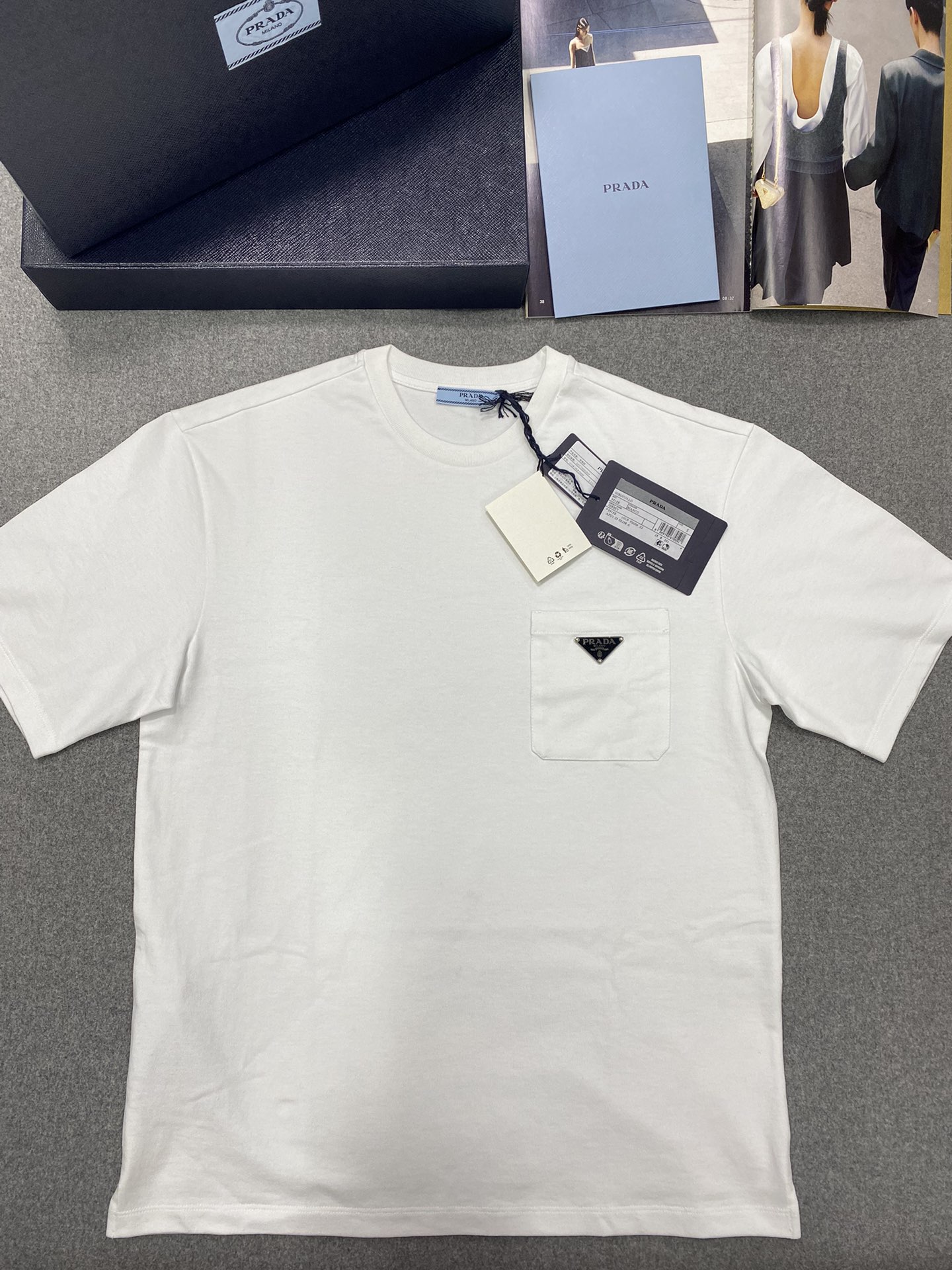 프라다 Prada 반팔 티셔츠