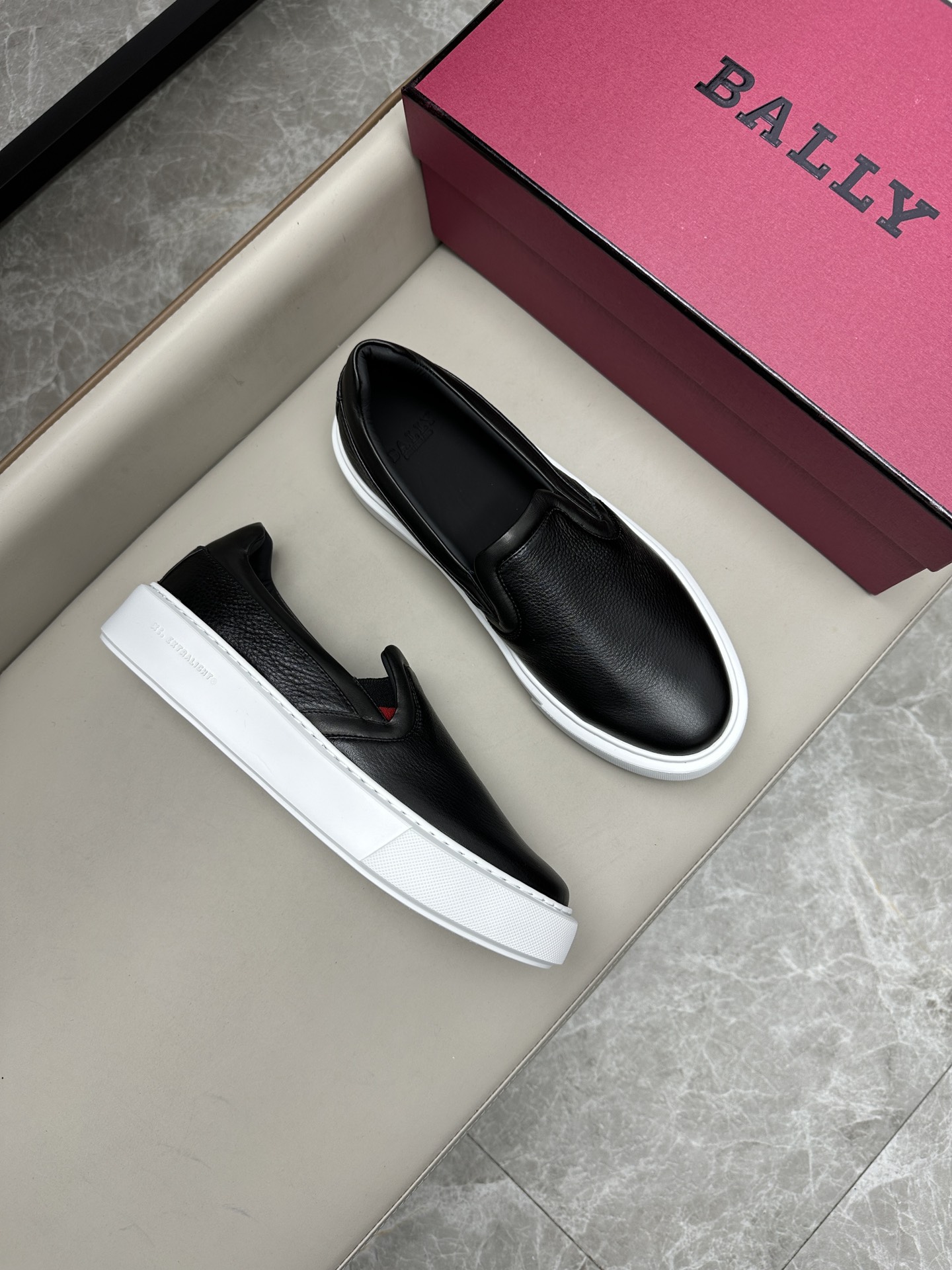 발리 BALLY 스니커즈