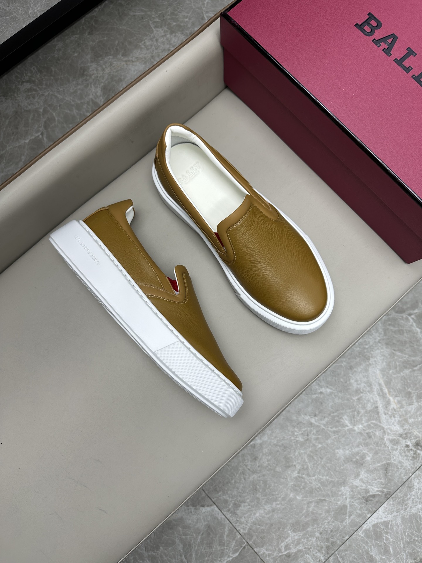 발리 BALLY 스니커즈