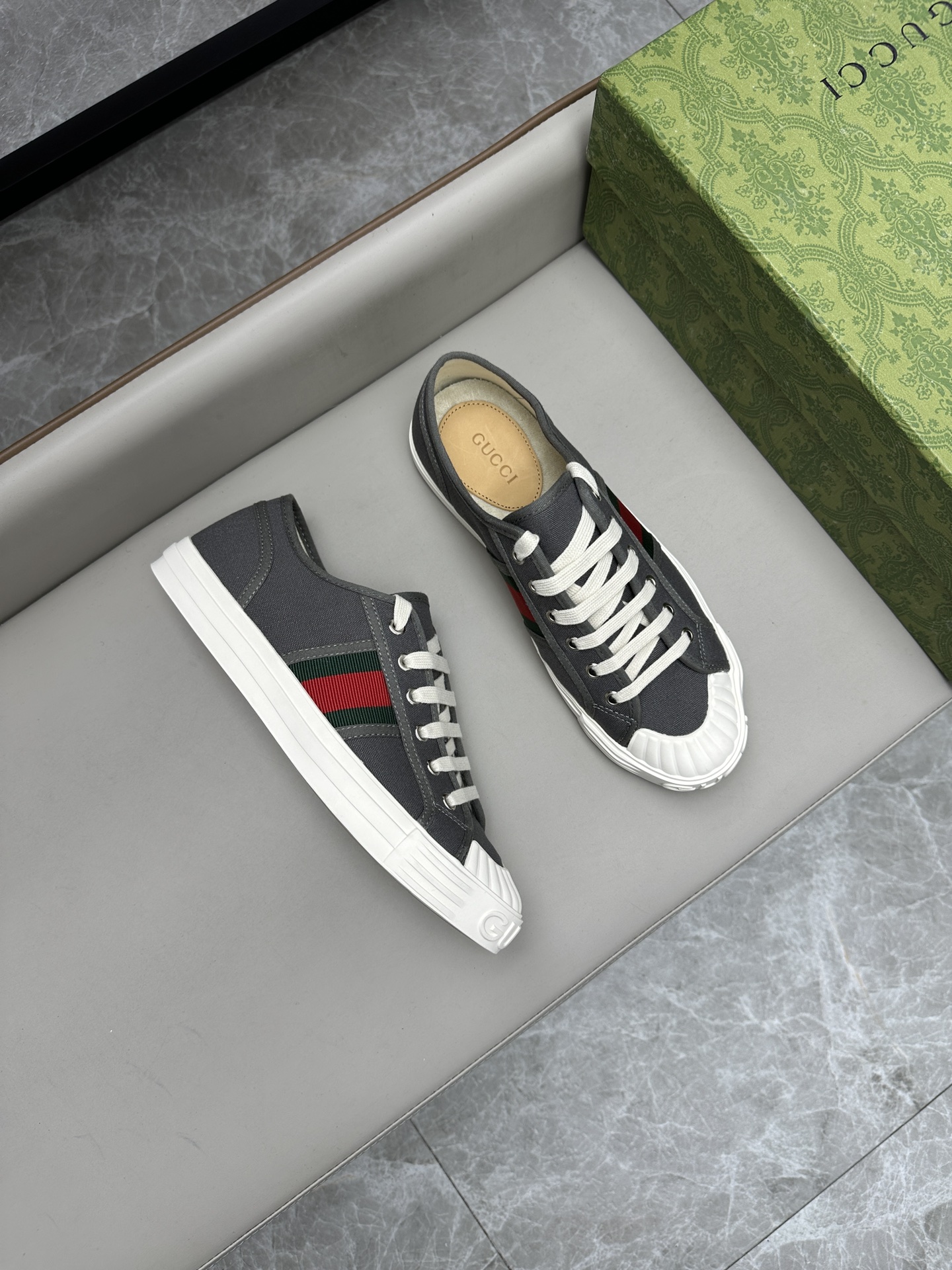 구찌 Gucci 스니커즈