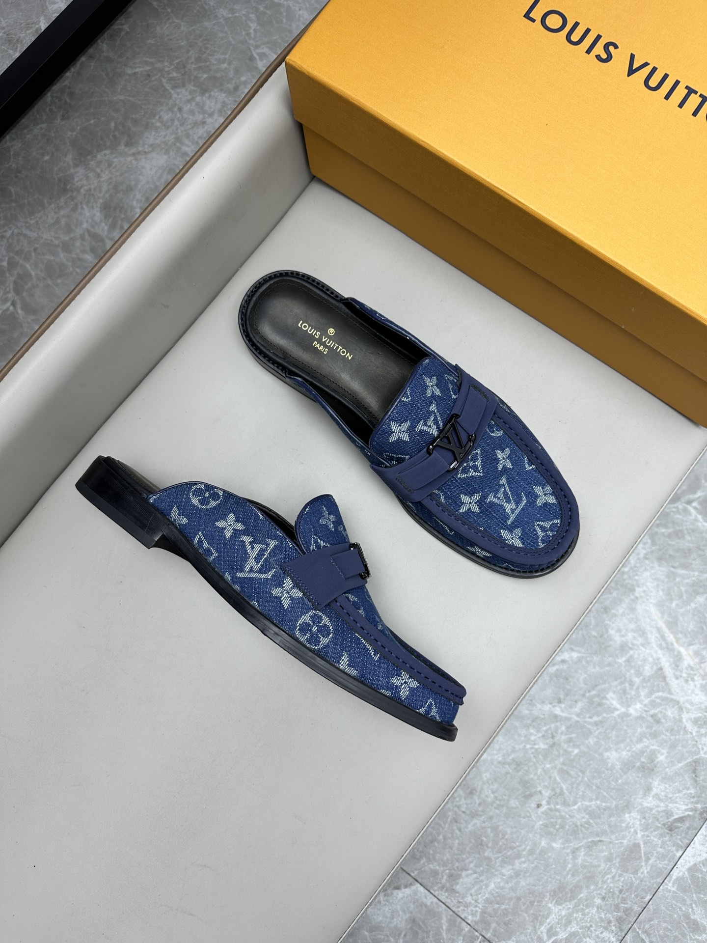 루이비통 Louis Vuitton 슬리퍼