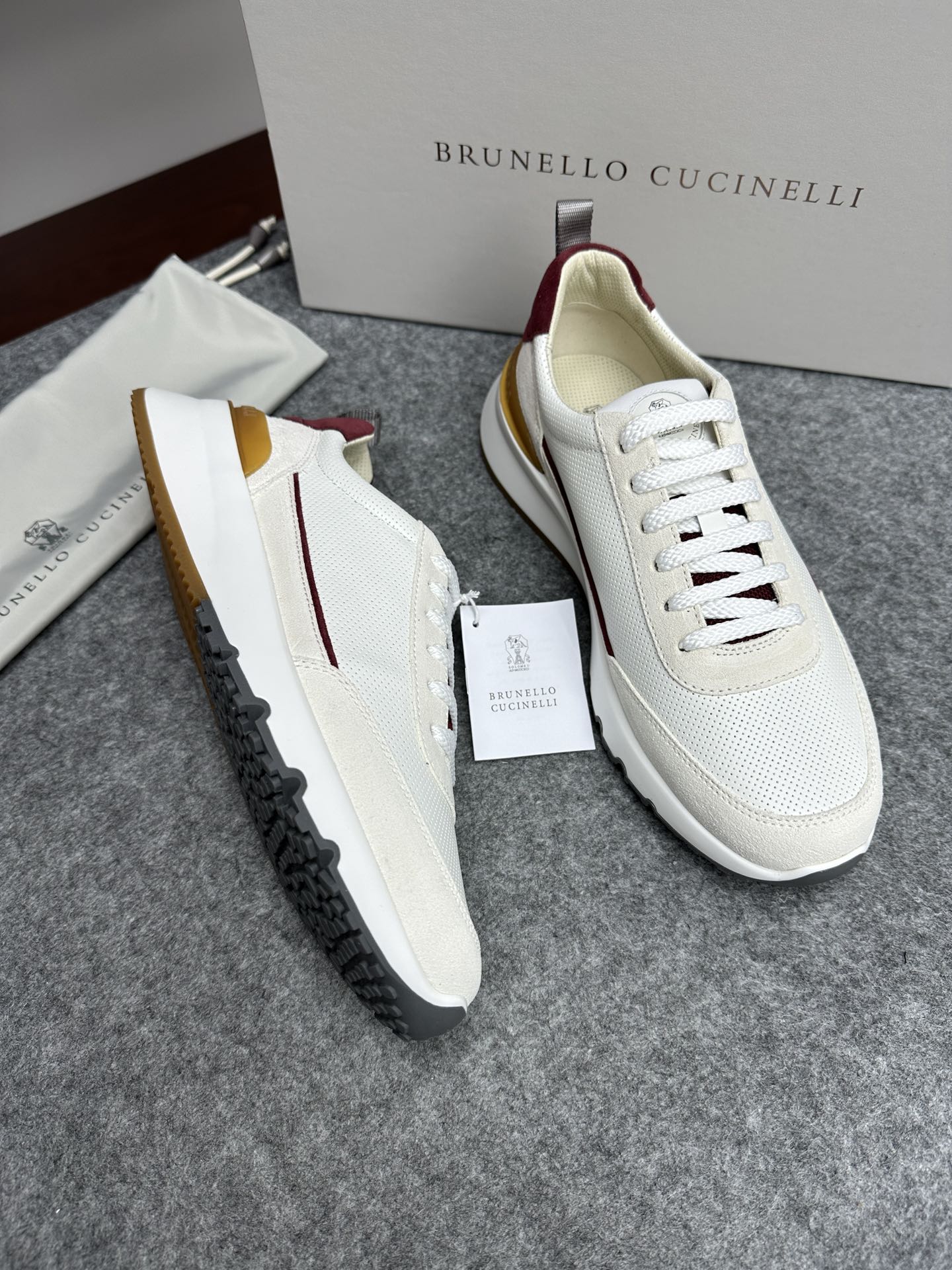 브루넬로 쿠치넬리 Brunello Cucineli 스니커즈