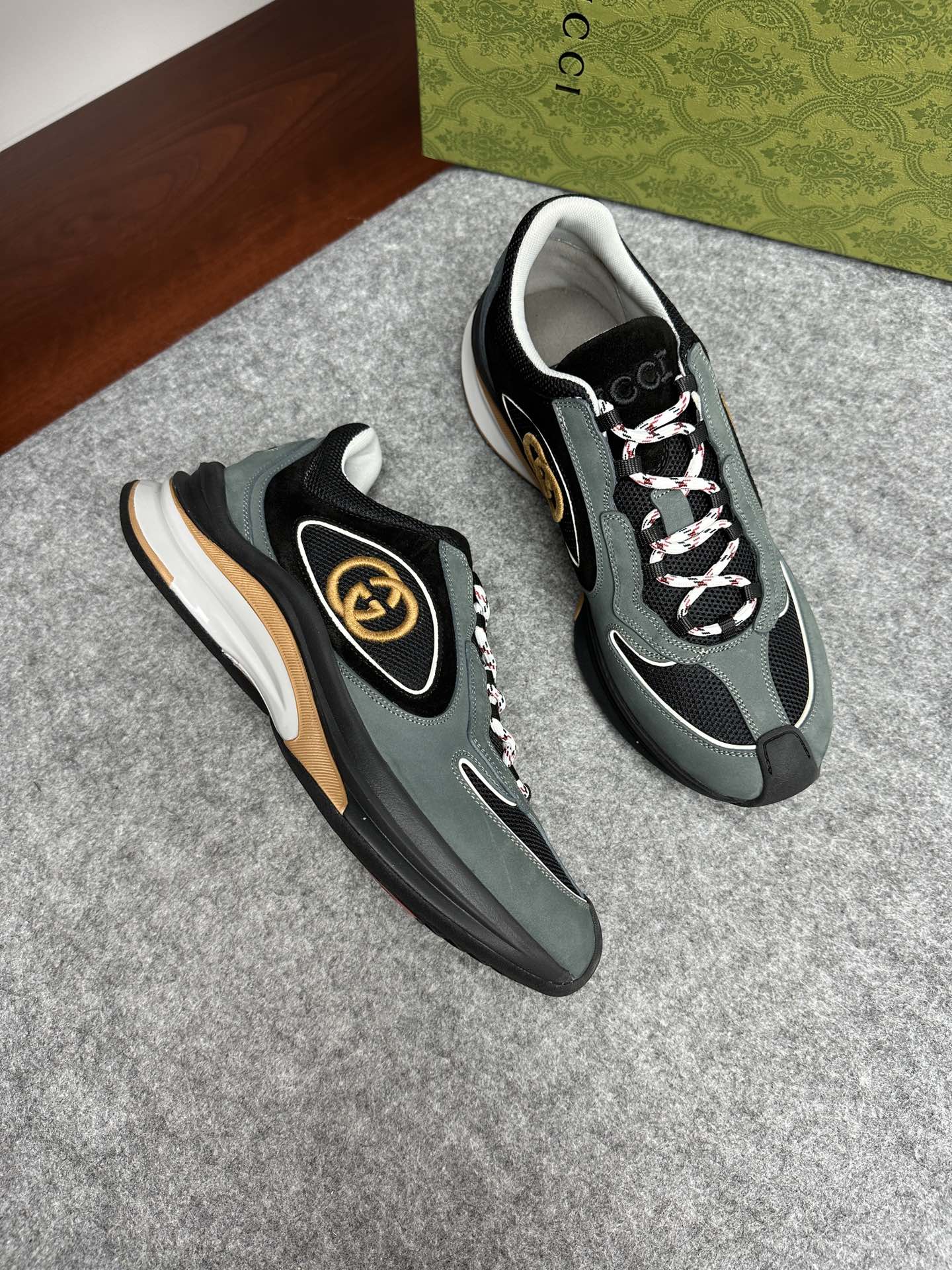 구찌 Gucci 스니커즈