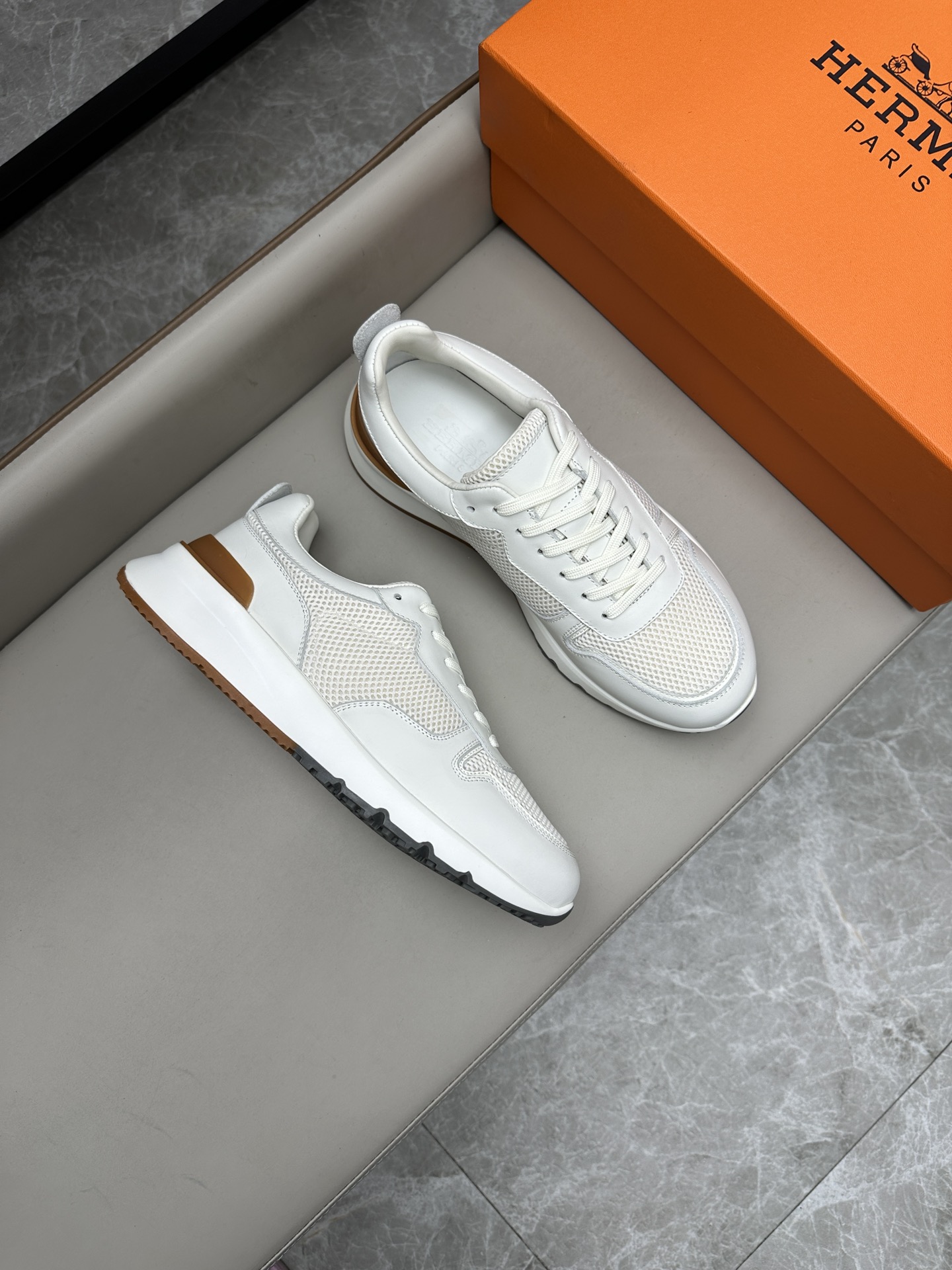 에르메스 Hermes 스니커즈