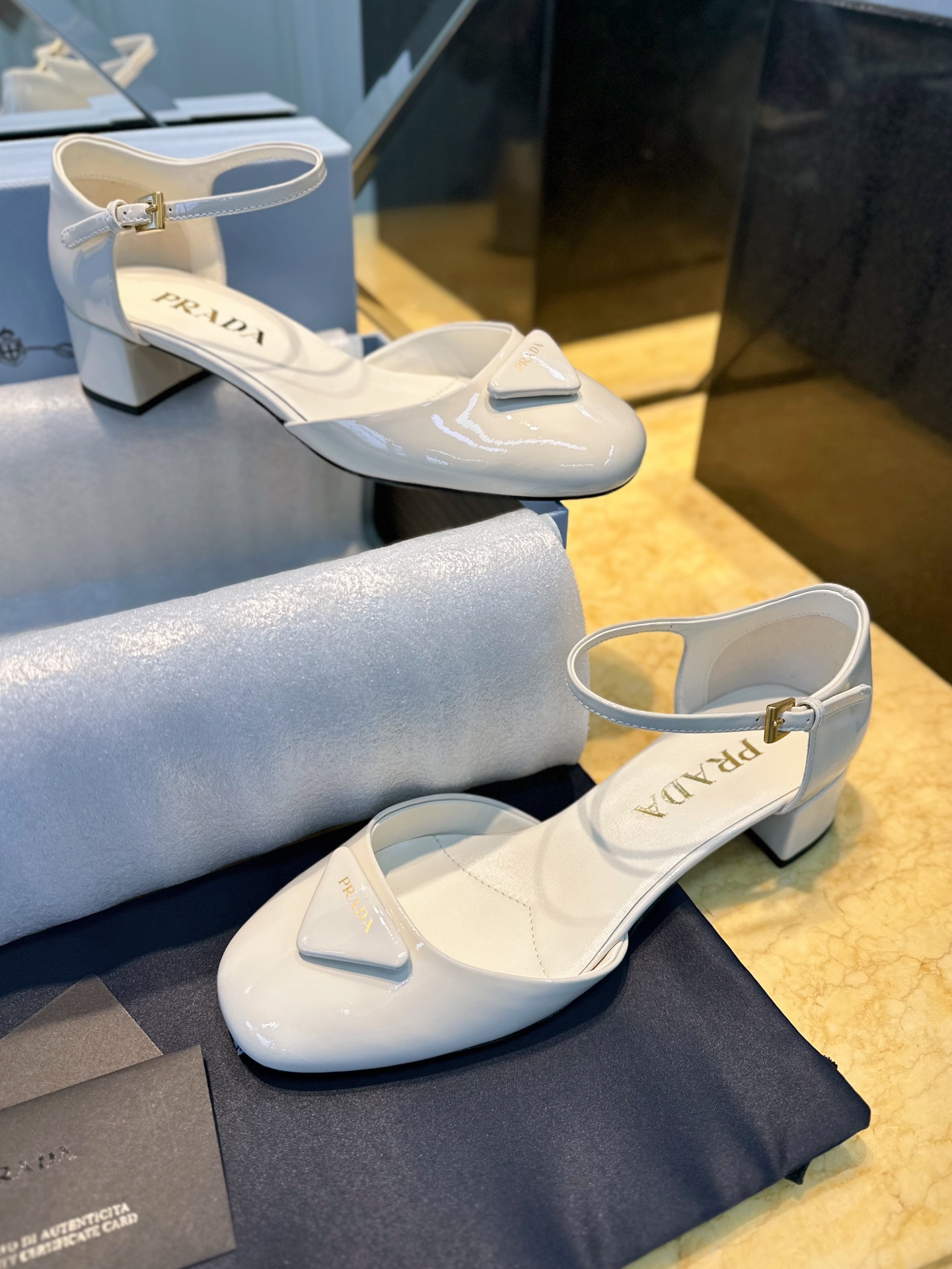 프라다 Prada 하이힐