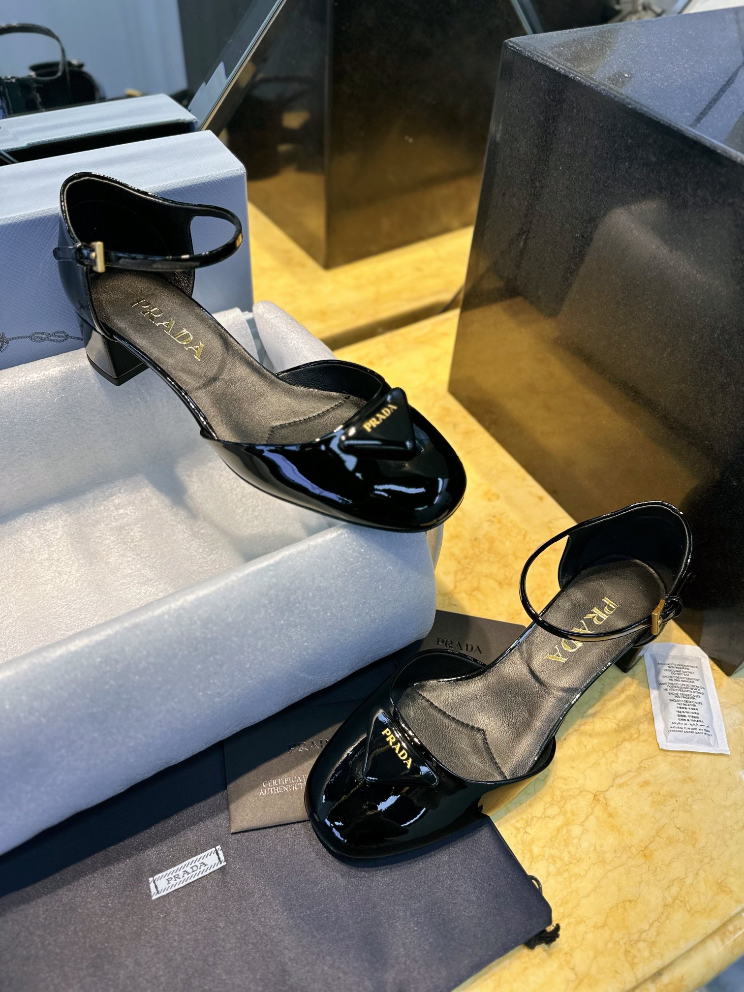 프라다 Prada 하이힐