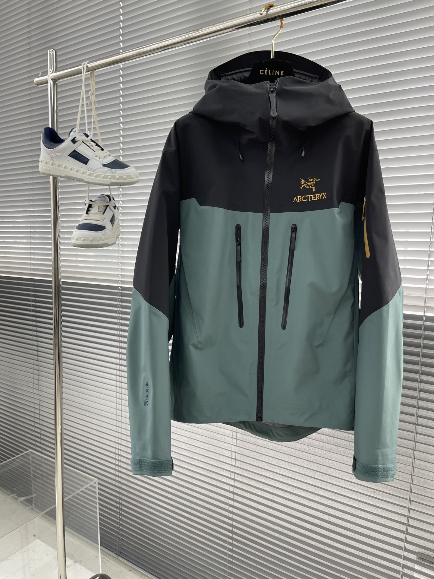 아크테릭스 ARC'TERYX 재킷