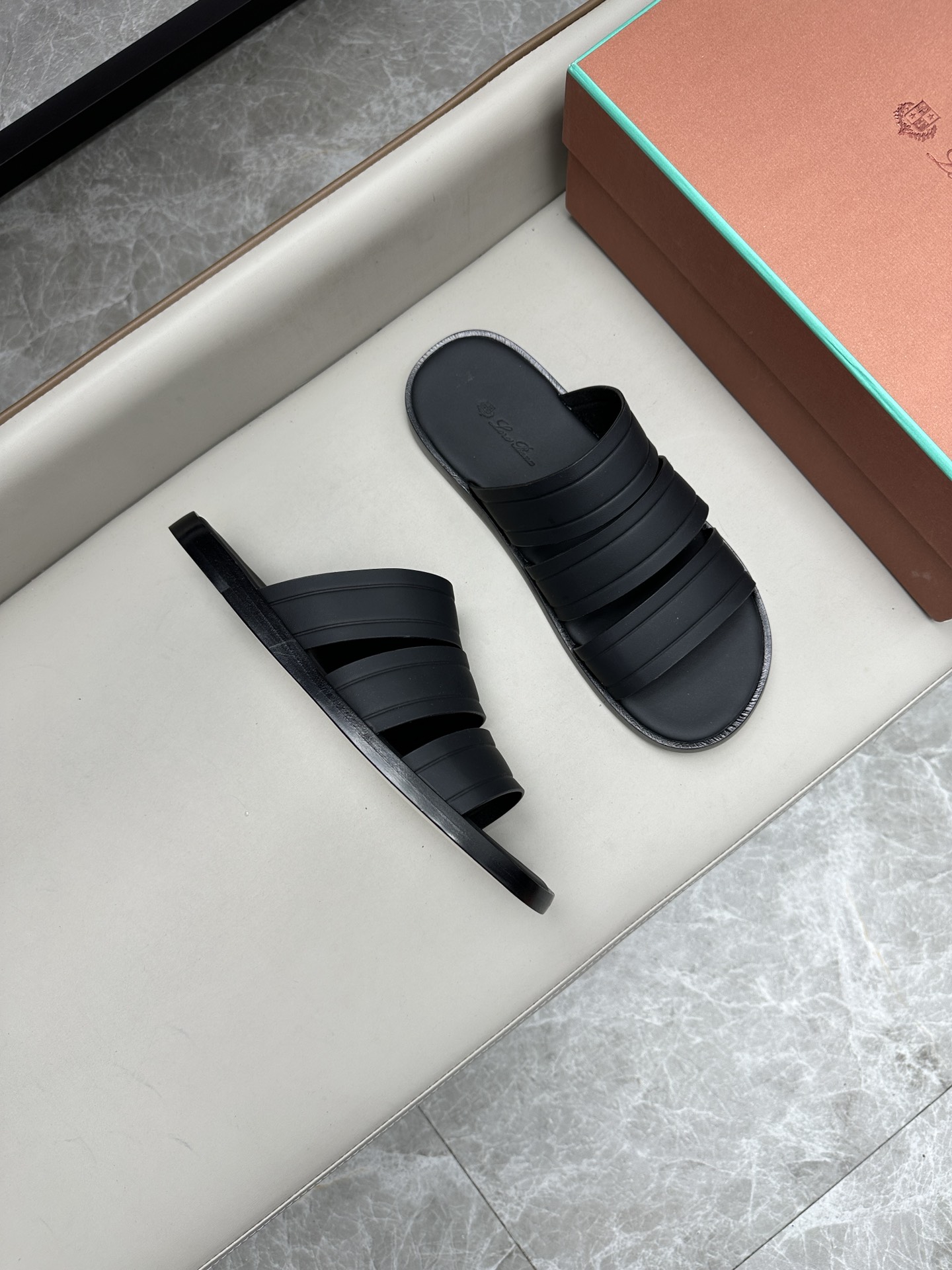 로로피아나 Loro Piana 슬리퍼