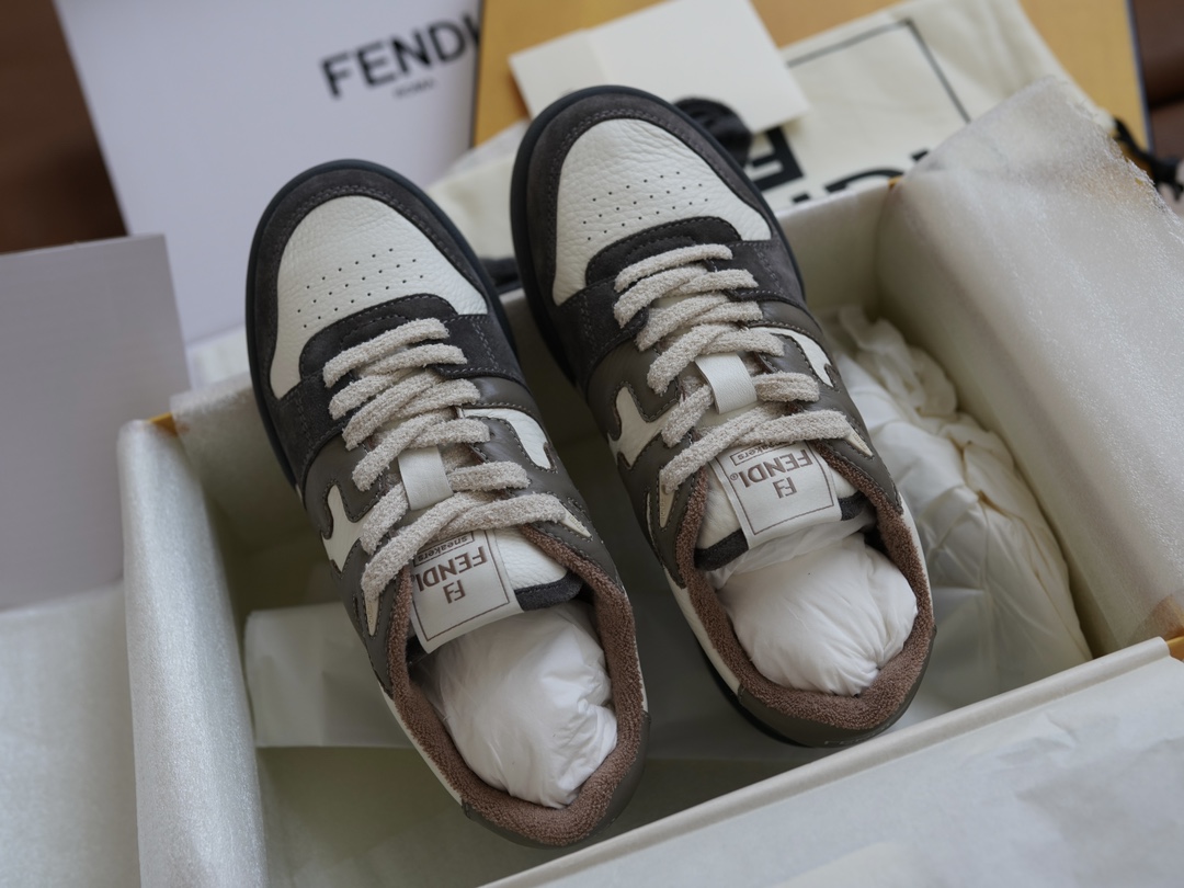 펜디 FENDI 스니커즈