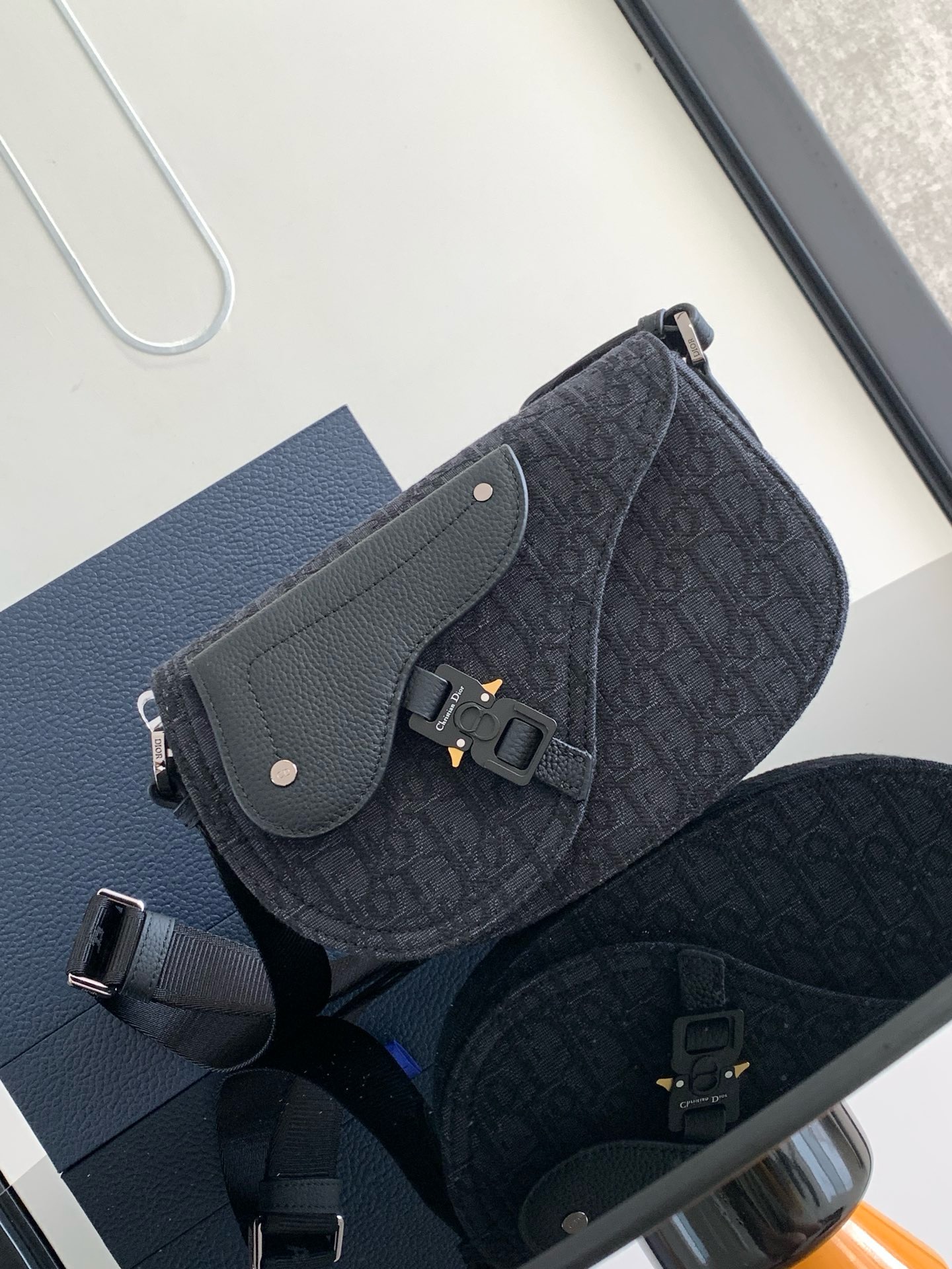 디올 Dior 1ADPO325 크로스 백 24CM